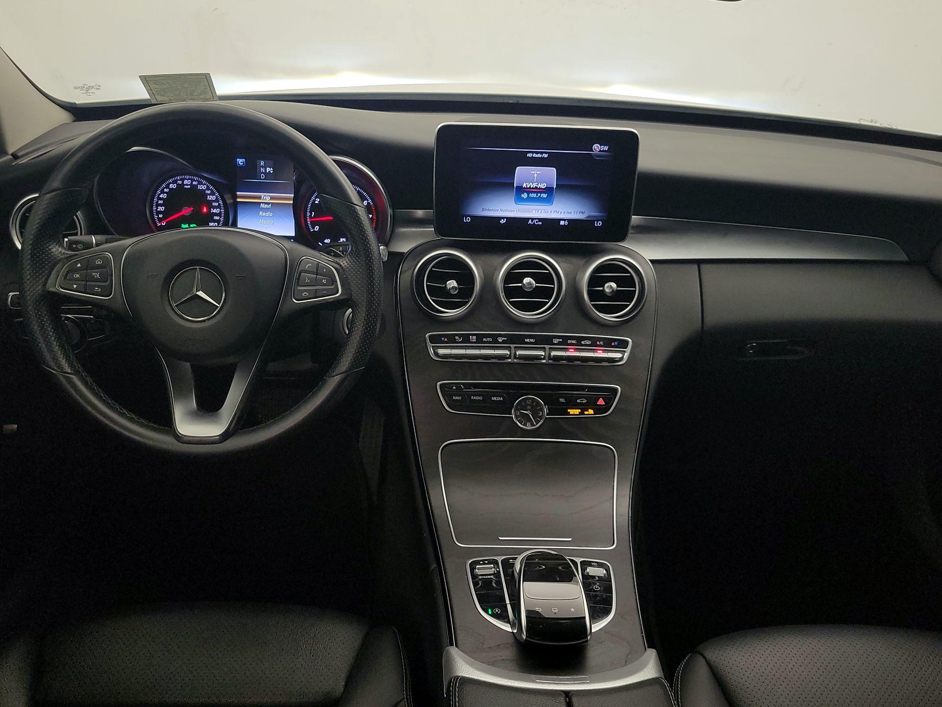 Thumbnail: 2016 Mercedes-Benz C-Class - 9
