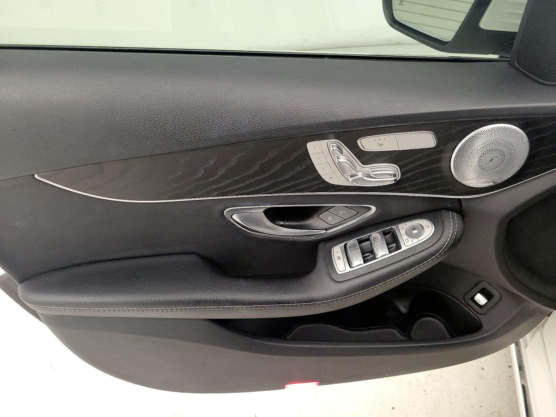 Thumbnail: 2016 Mercedes-Benz C-Class - 12