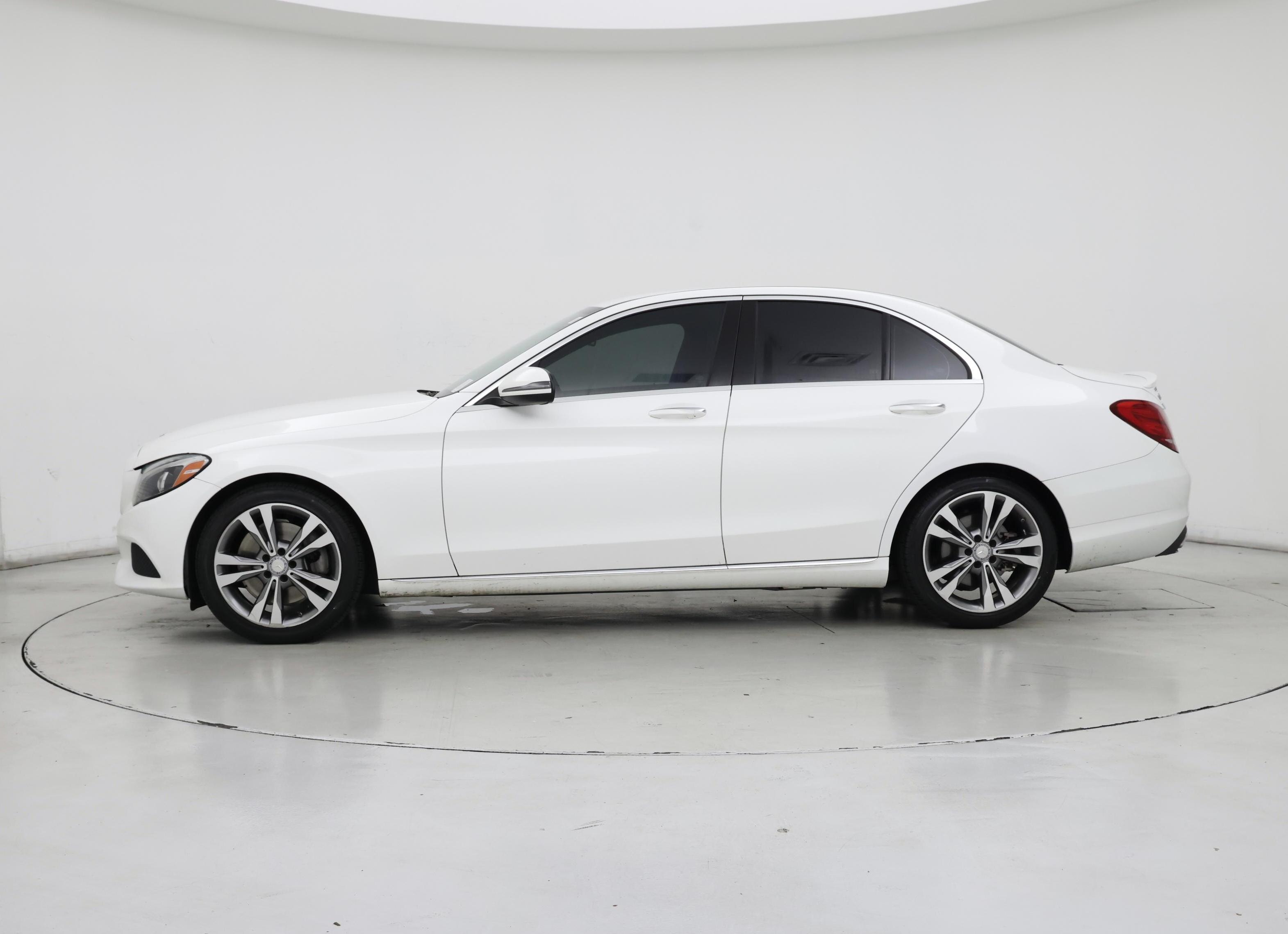 Thumbnail: 2016 Mercedes-Benz C-Class - 3