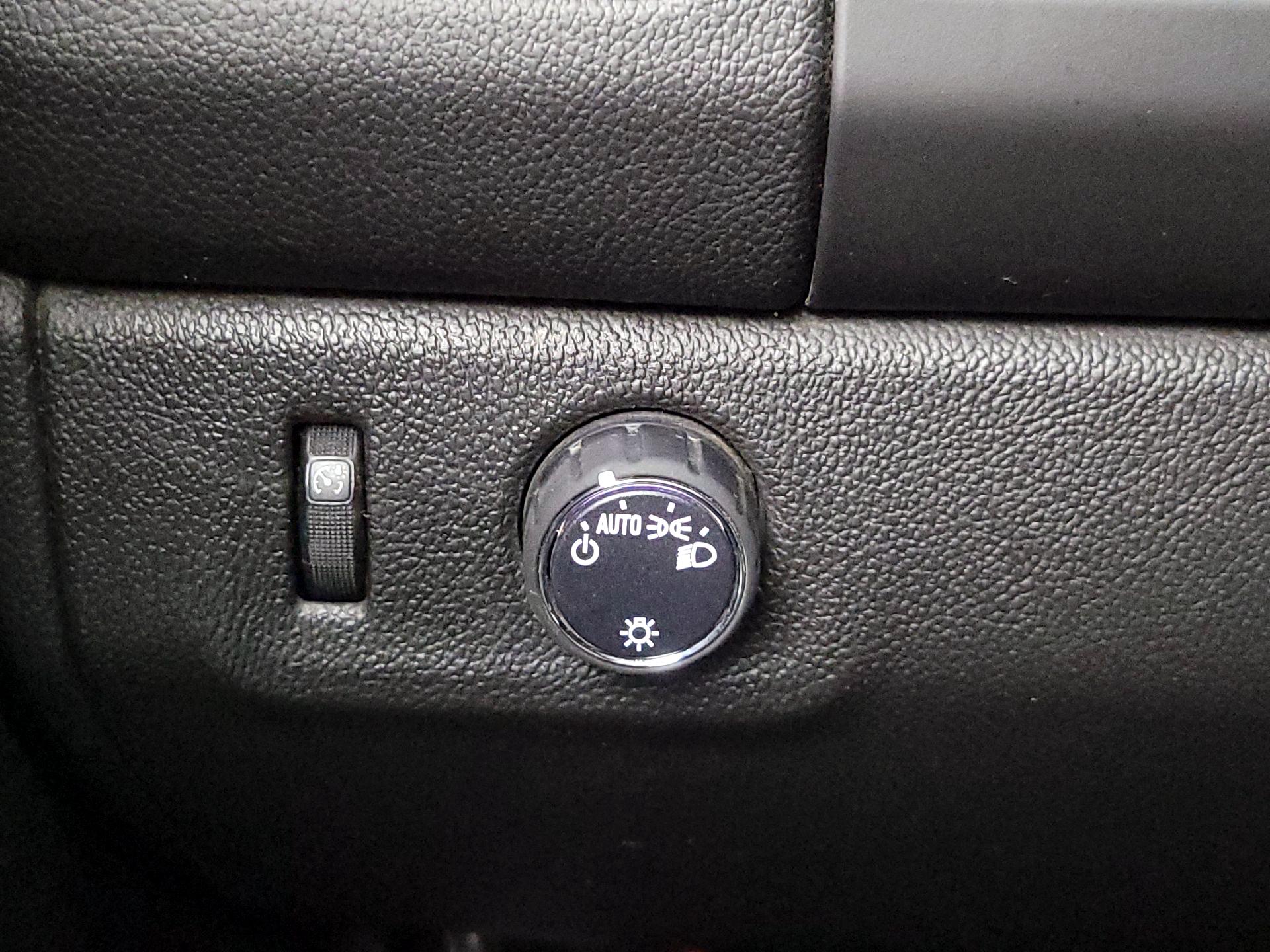 Thumbnail: 2019 Chevrolet Colorado - 13