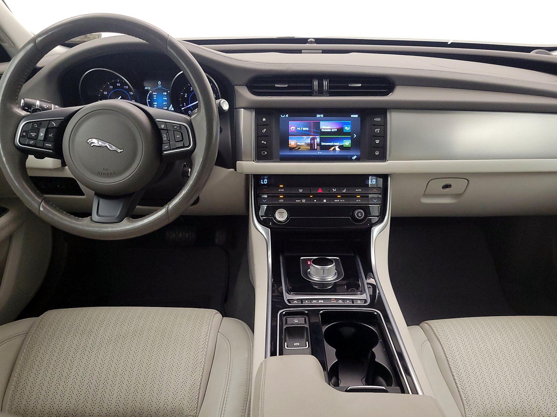 Thumbnail: 2016 Jaguar XF - 9