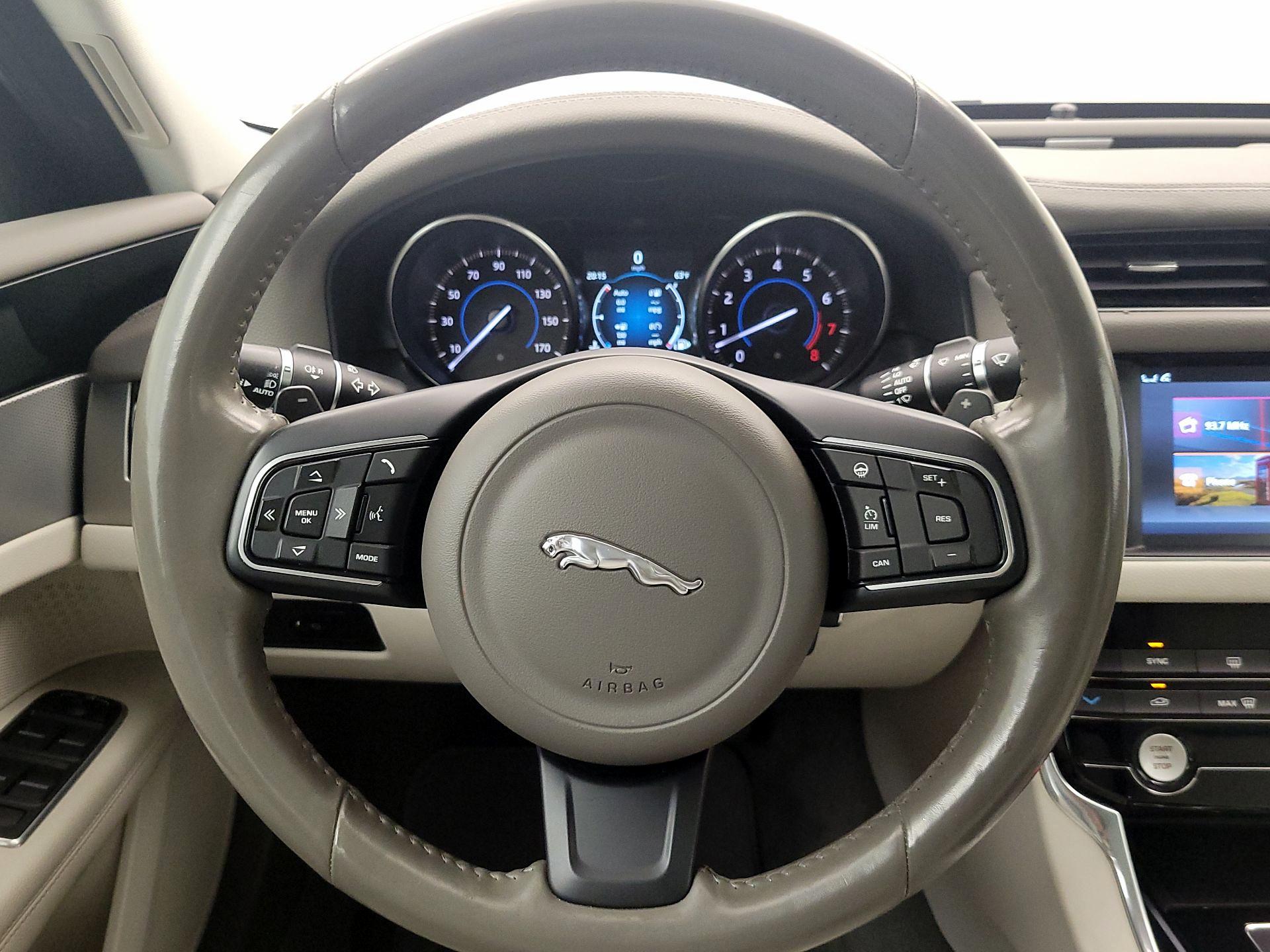 Thumbnail: 2016 Jaguar XF - 10