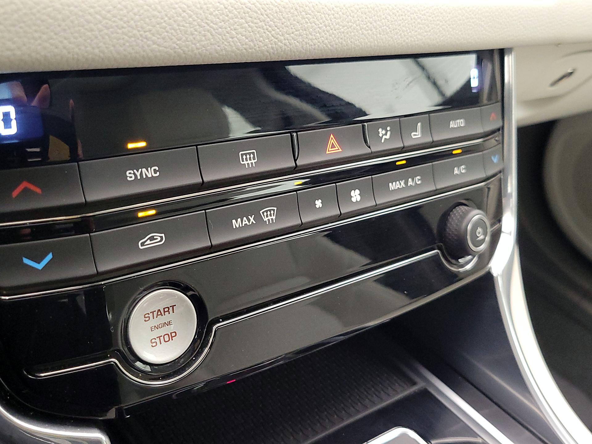 Thumbnail: 2016 Jaguar XF - 17