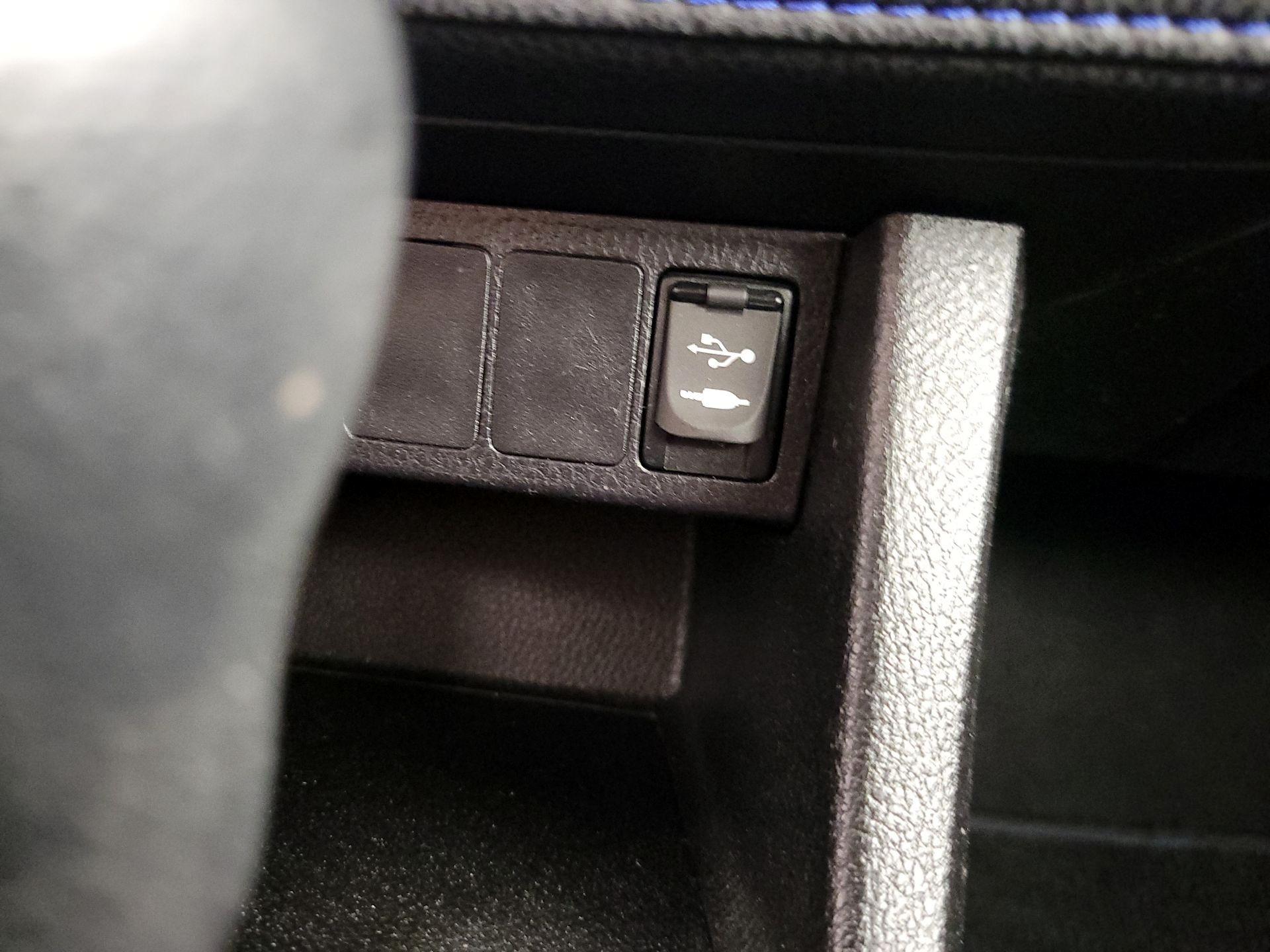 Thumbnail: 2019 Toyota Corolla - 18
