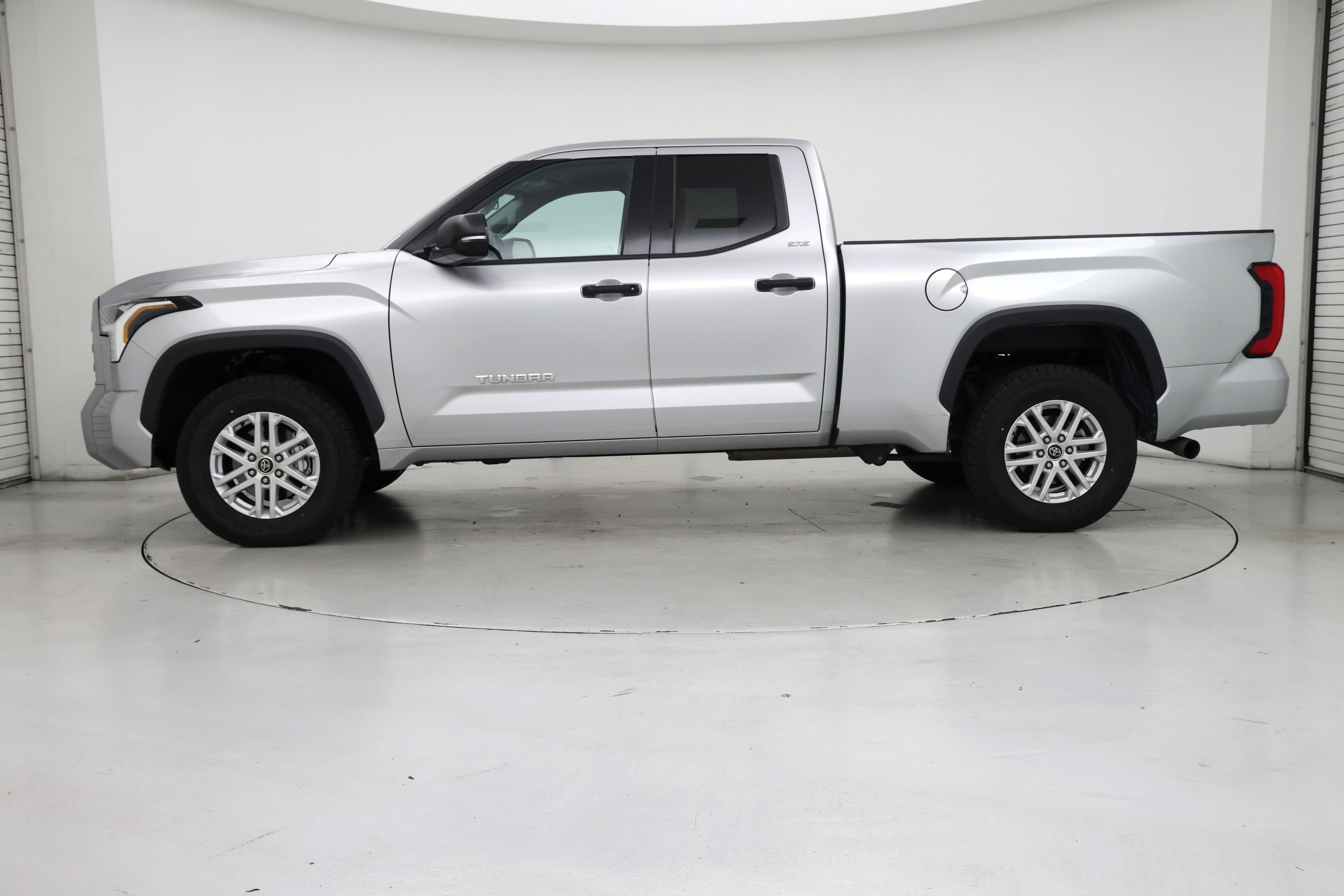 Thumbnail: 2022 Toyota Tundra - 3