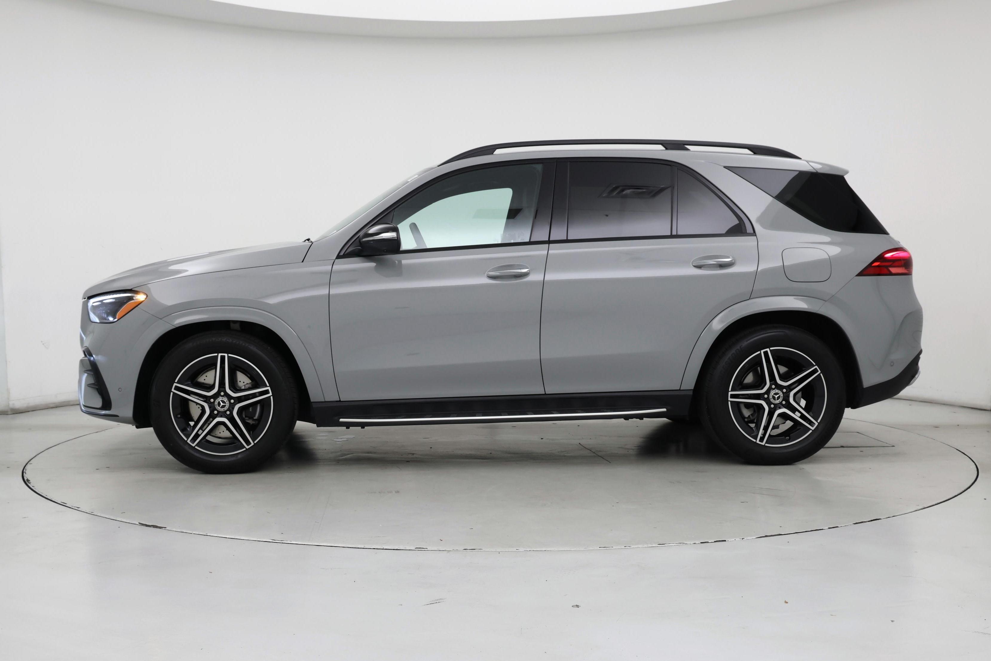 Thumbnail: 2025 Mercedes-Benz GLE - 3