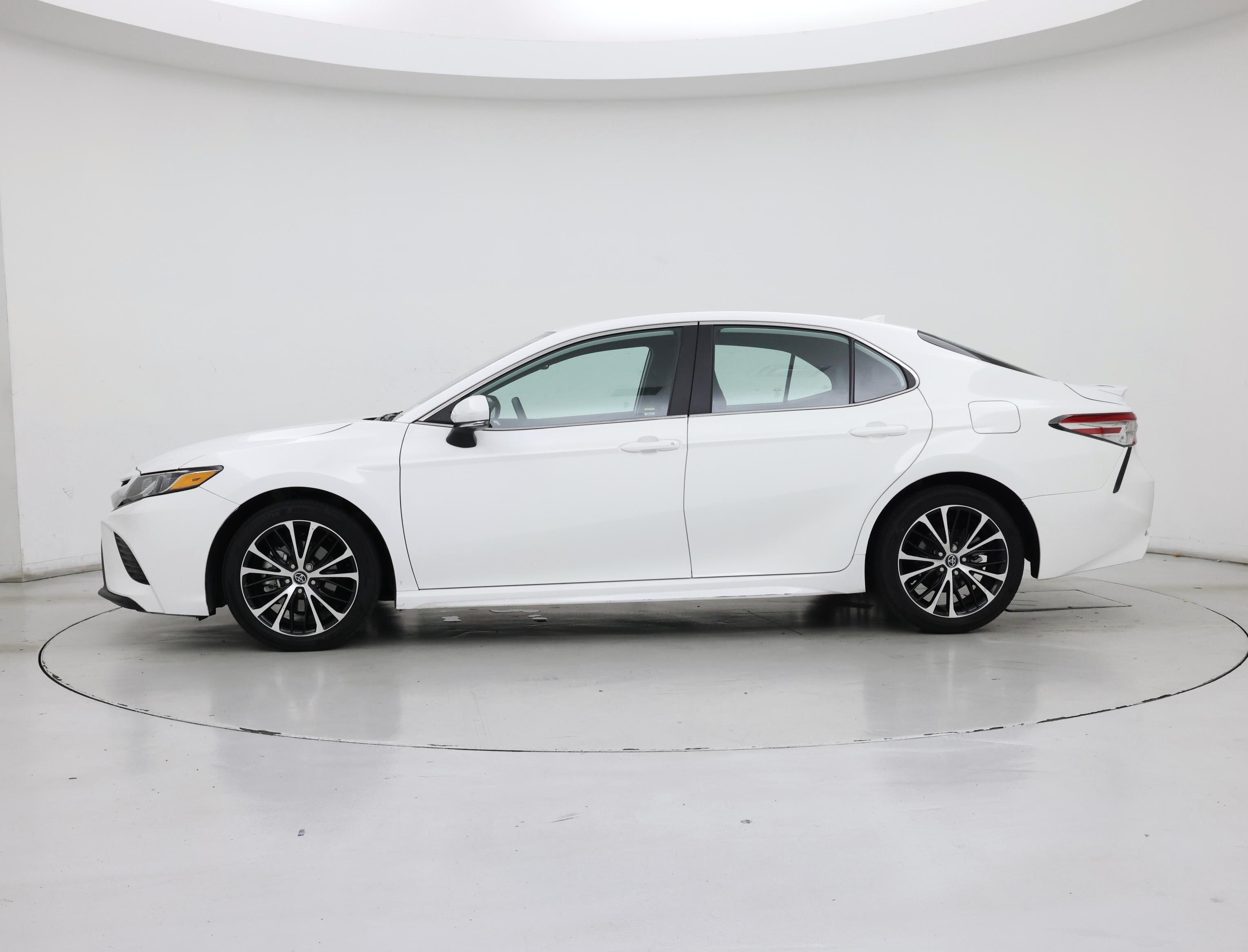 Thumbnail: 2020 Toyota Camry - 3
