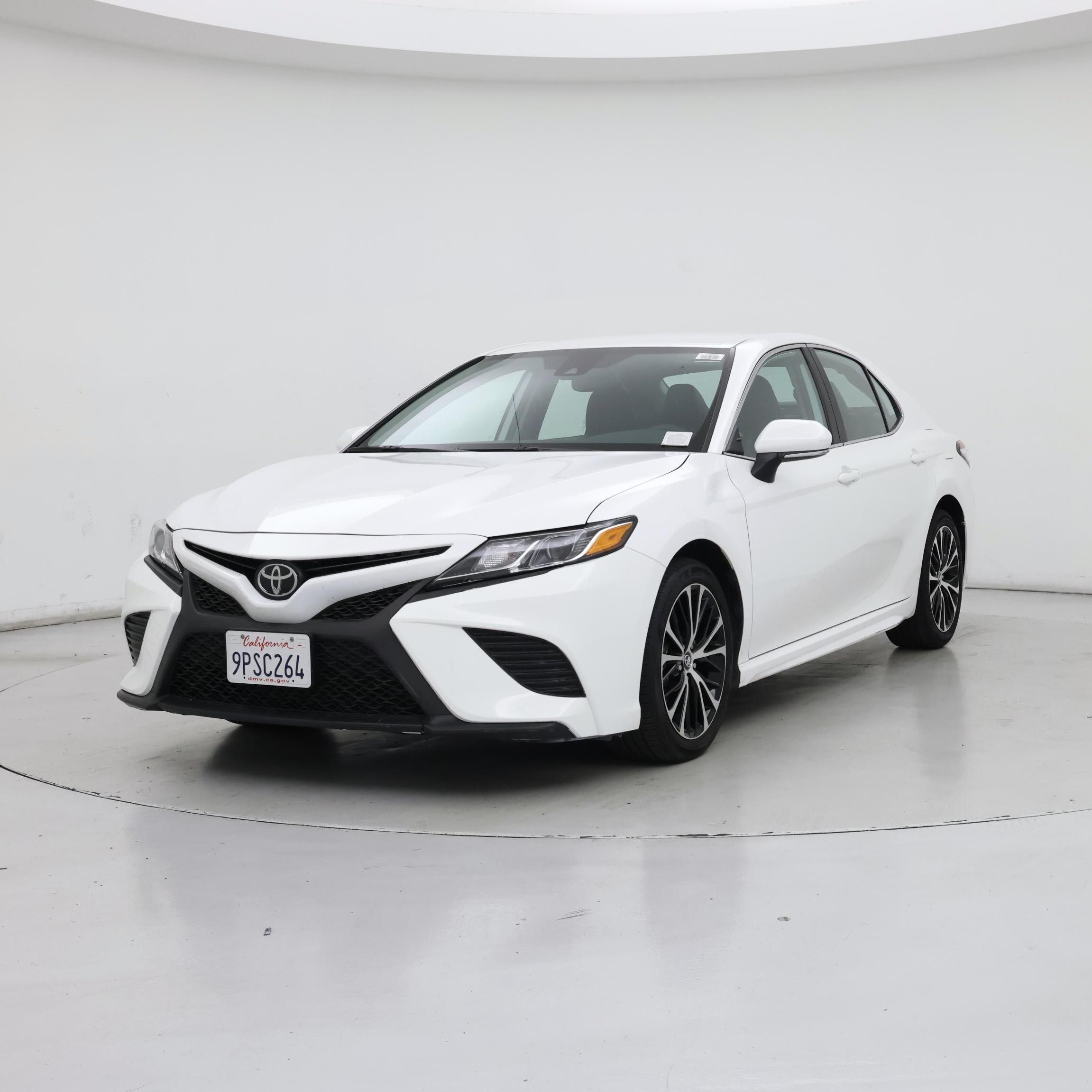 Thumbnail: 2020 Toyota Camry - 4