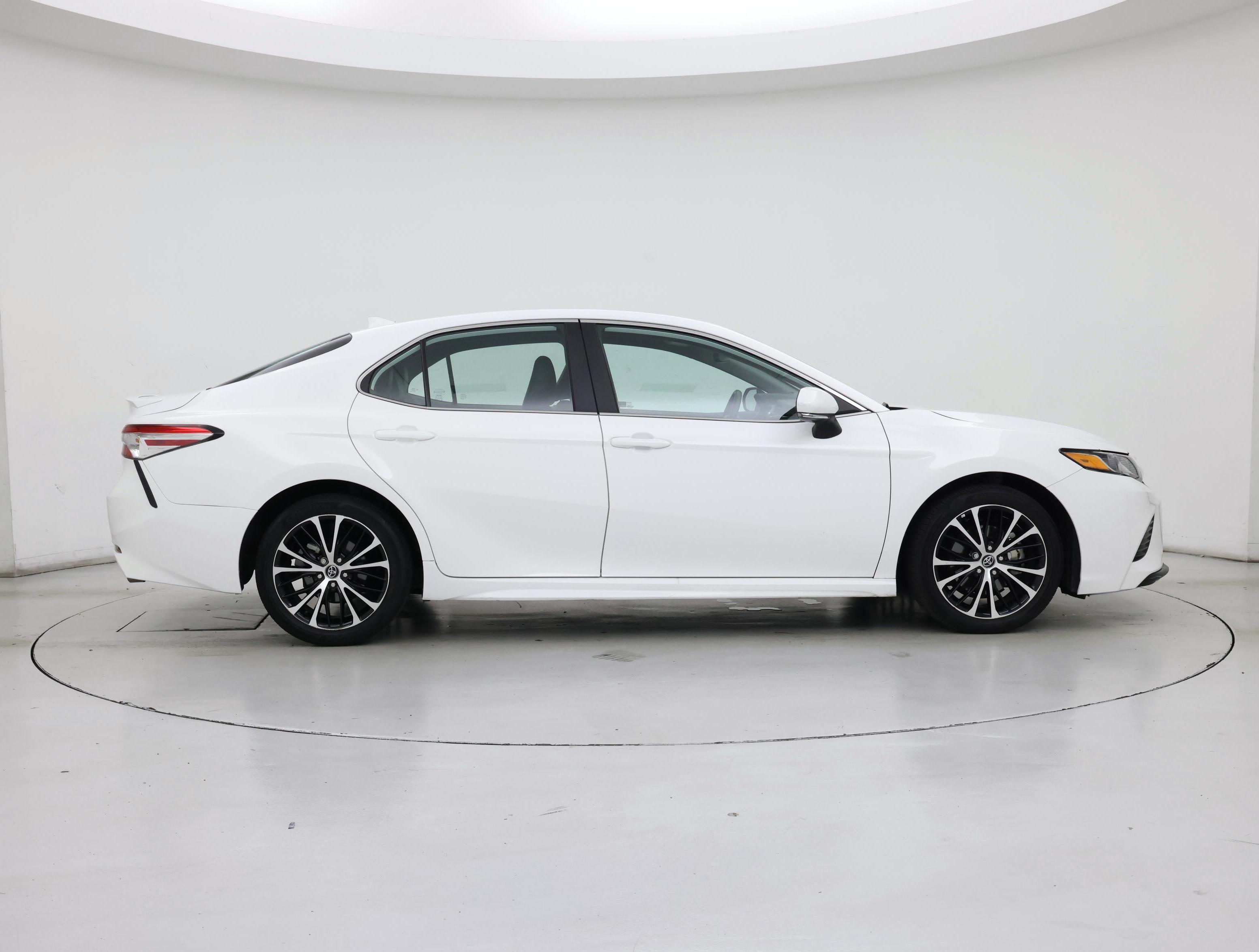 Thumbnail: 2020 Toyota Camry - 7