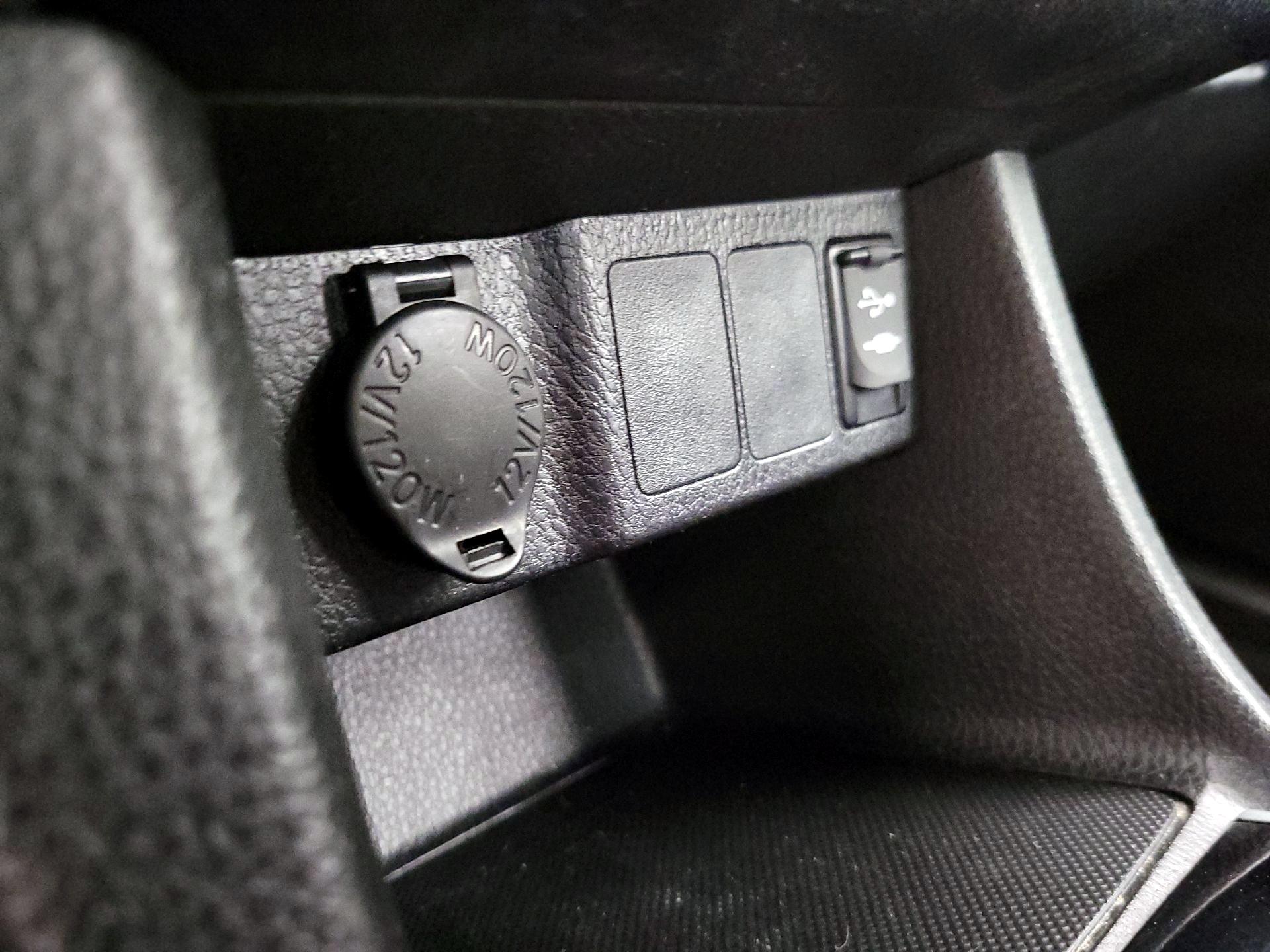 Thumbnail: 2017 Toyota Corolla - 18