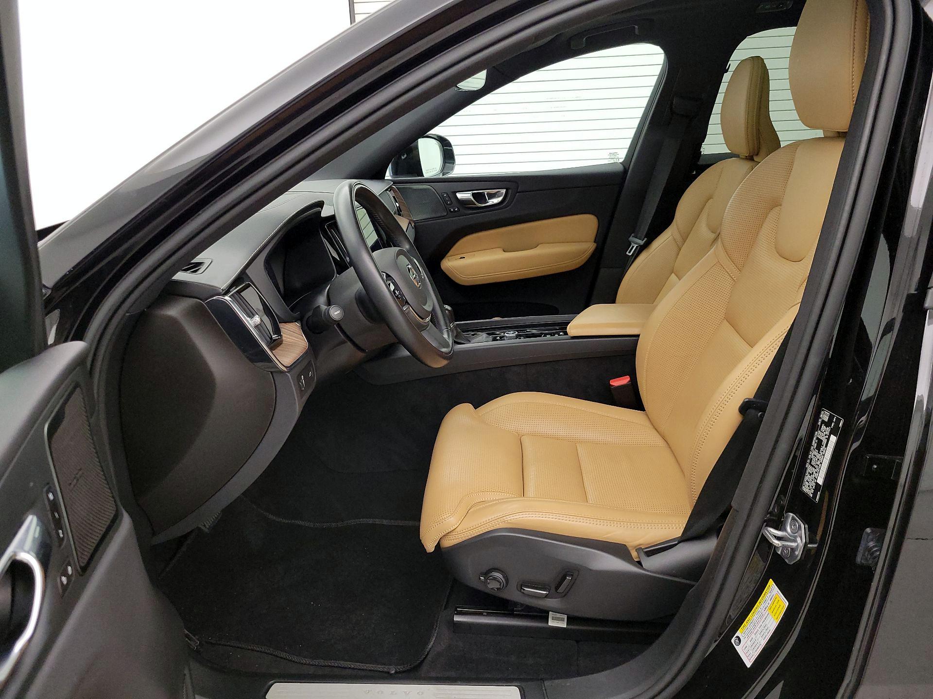 Thumbnail: 2021 Volvo XC60 - 11