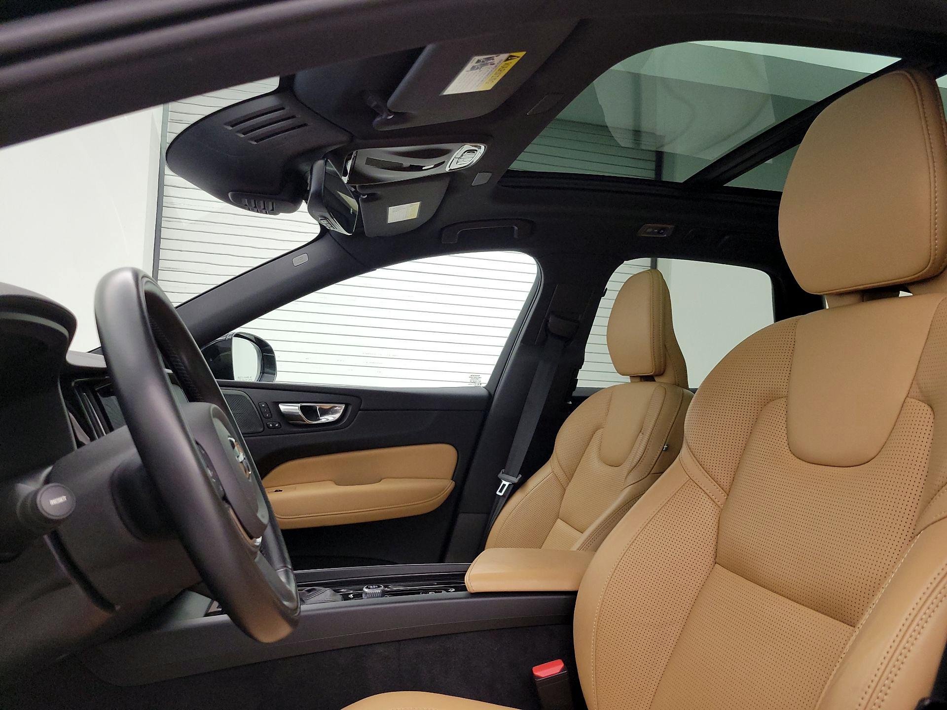 Thumbnail: 2021 Volvo XC60 - 20