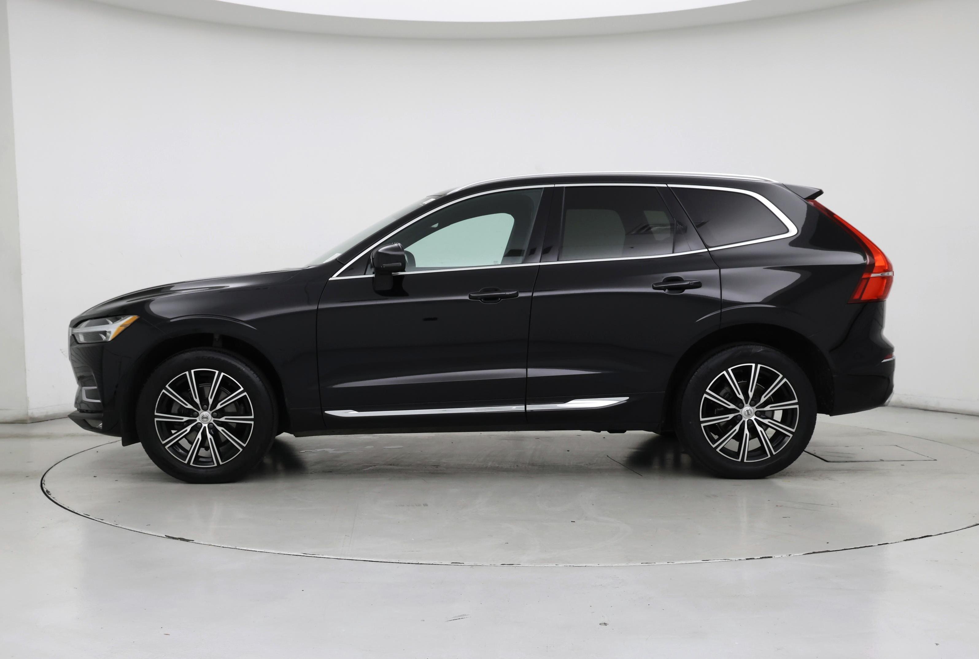 Thumbnail: 2021 Volvo XC60 - 3