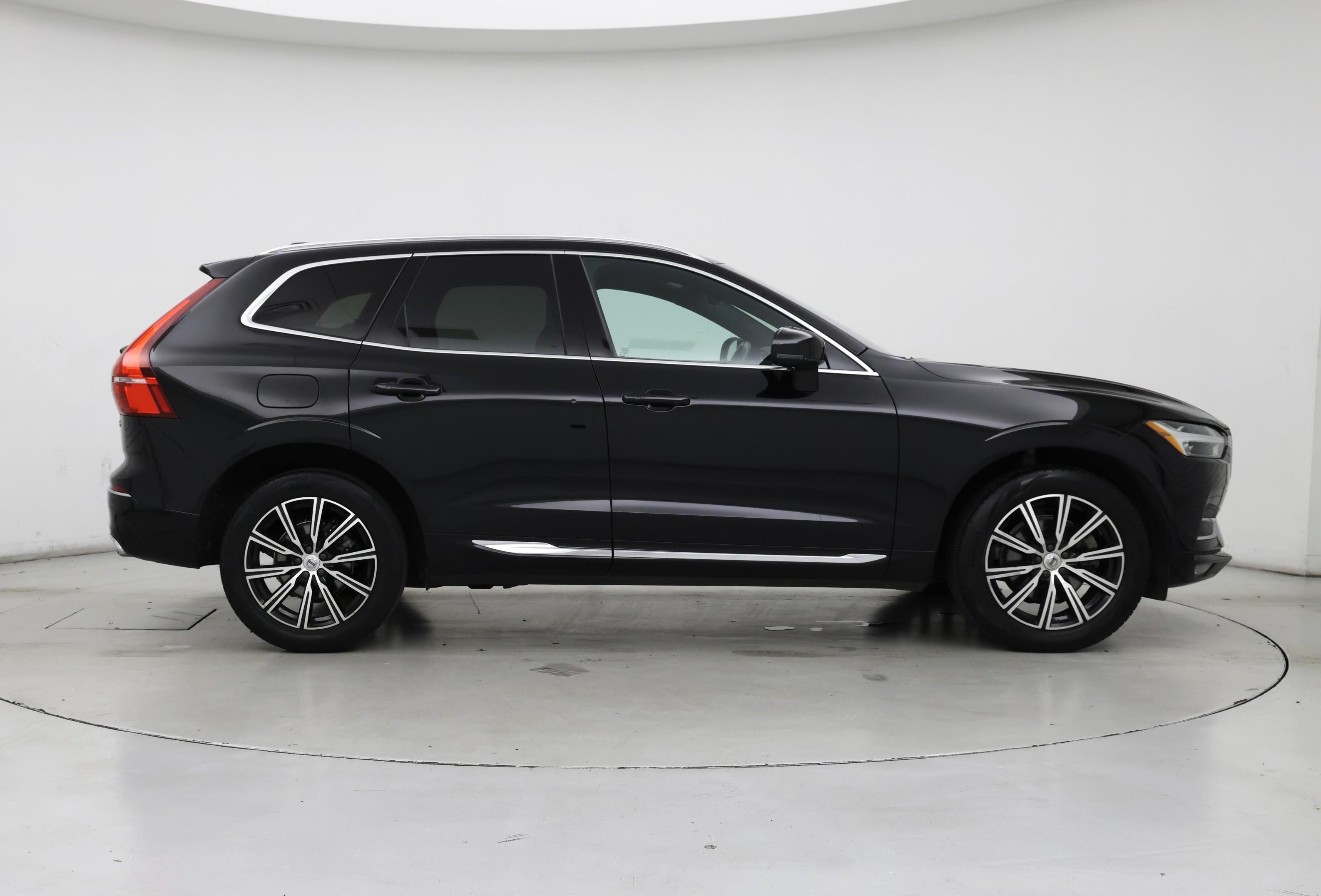 Thumbnail: 2021 Volvo XC60 - 7