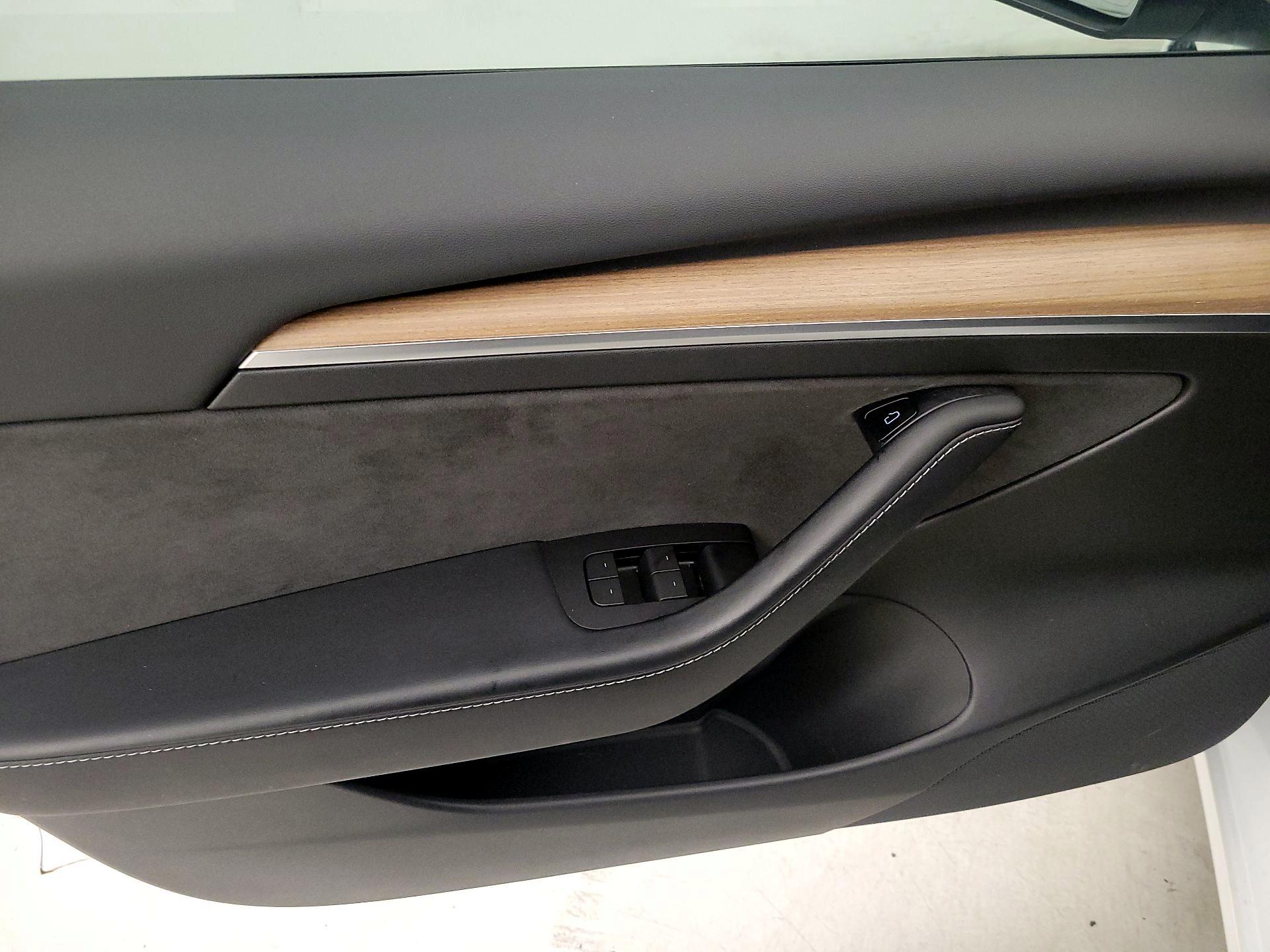 Thumbnail: 2022 Tesla Model 3 - 12