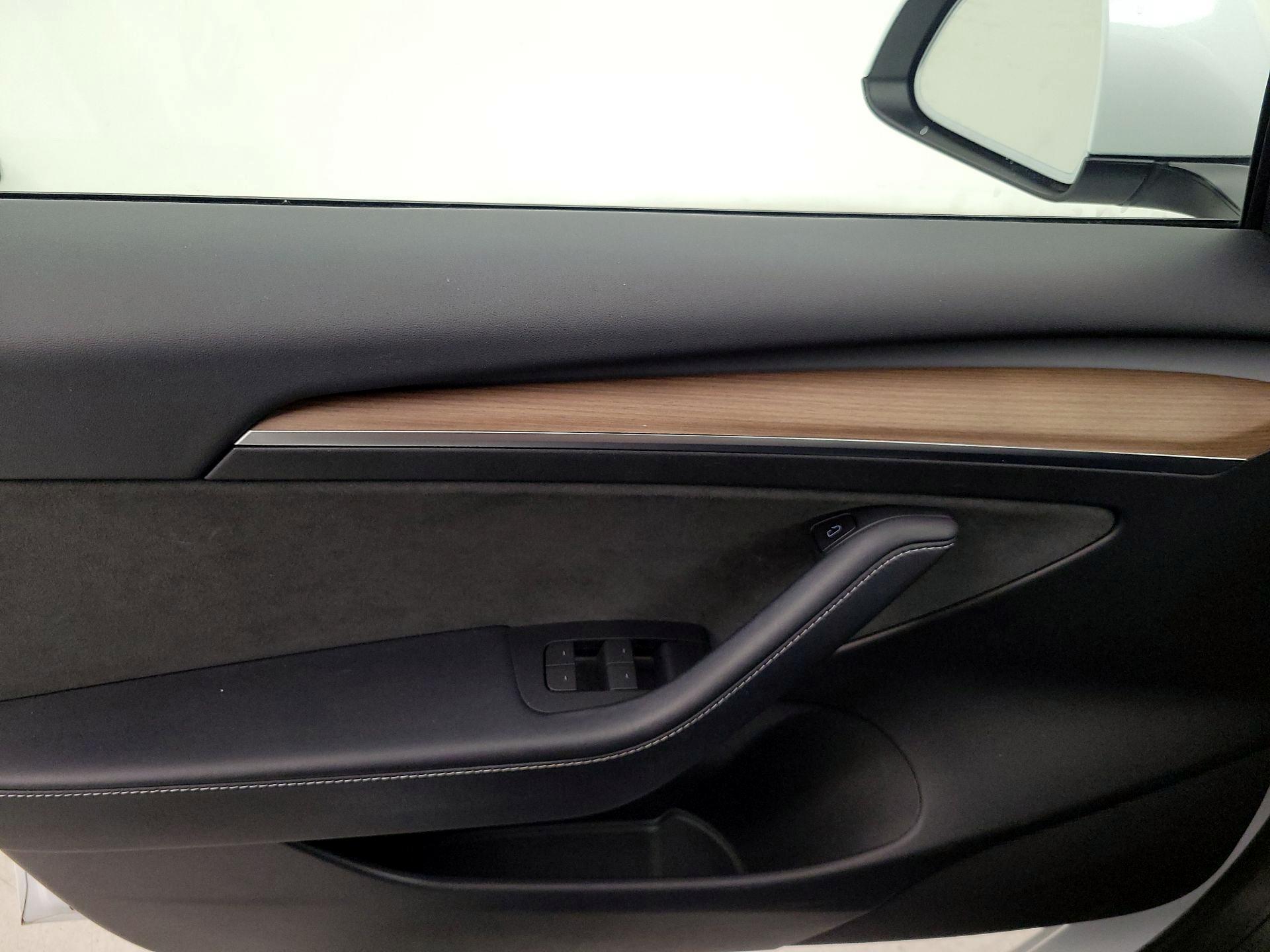 Thumbnail: 2022 Tesla Model 3 - 12