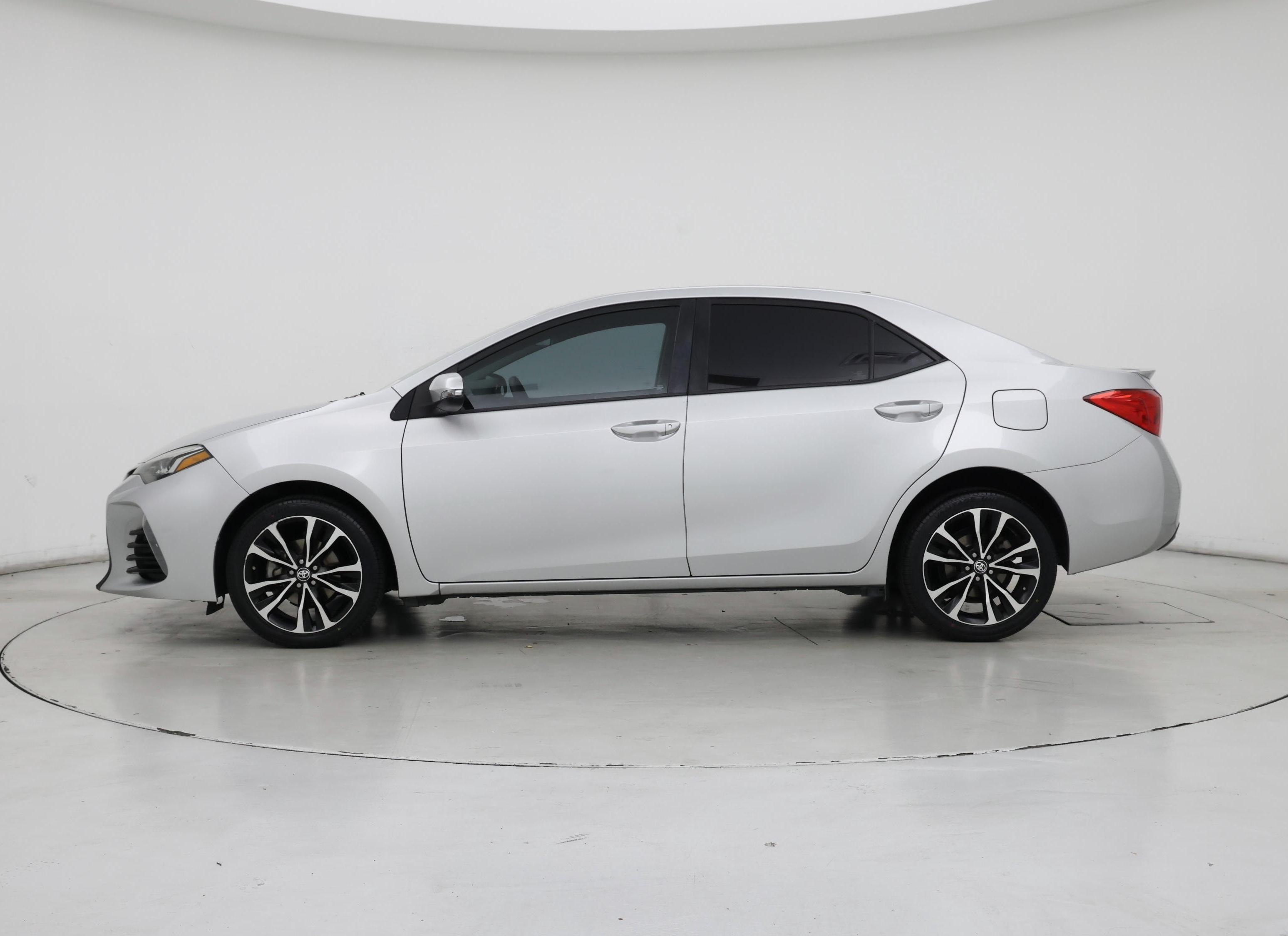 Thumbnail: 2017 Toyota Corolla - 3