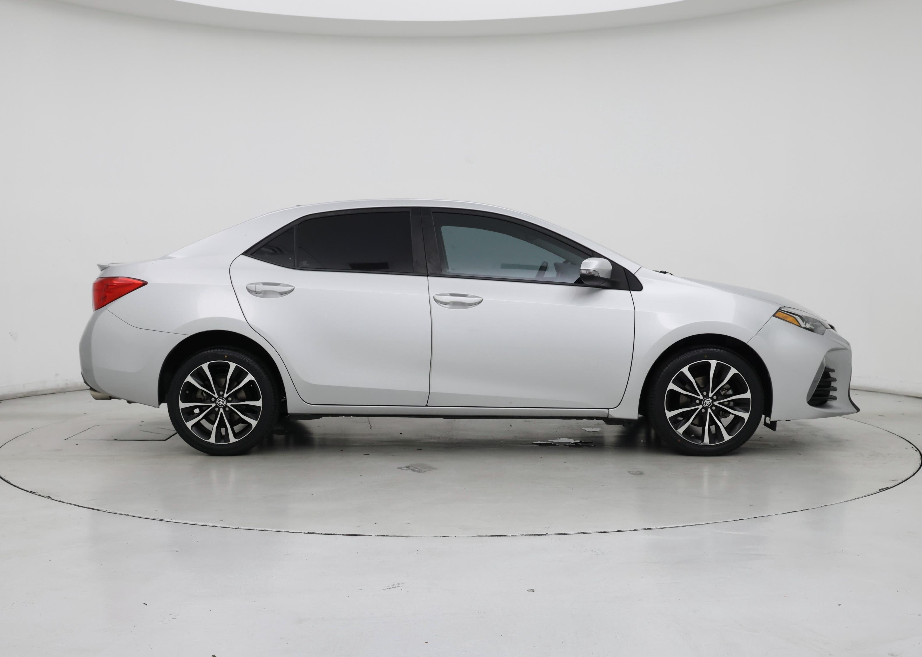 Thumbnail: 2017 Toyota Corolla - 7
