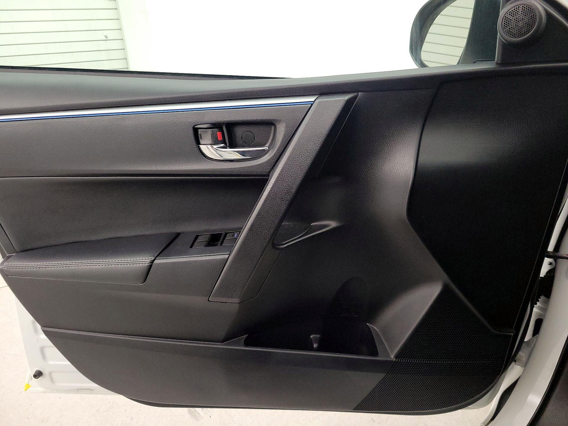 Thumbnail: 2015 Toyota Corolla - 12