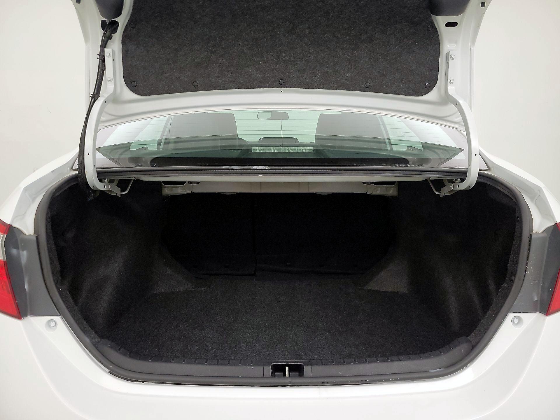 Thumbnail: 2015 Toyota Corolla - 20