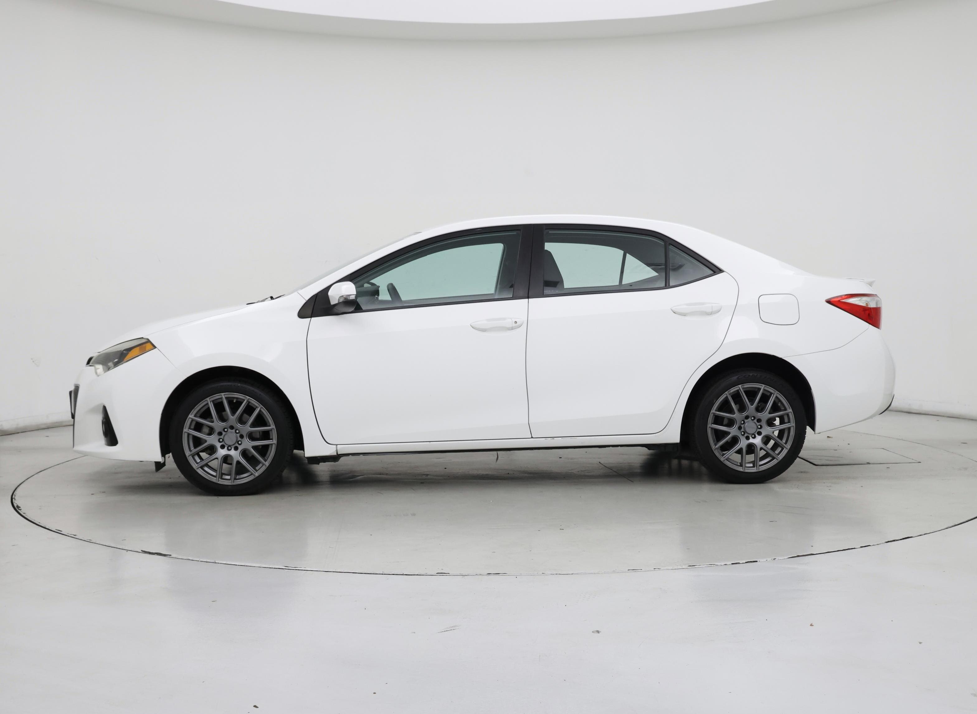 Thumbnail: 2015 Toyota Corolla - 3