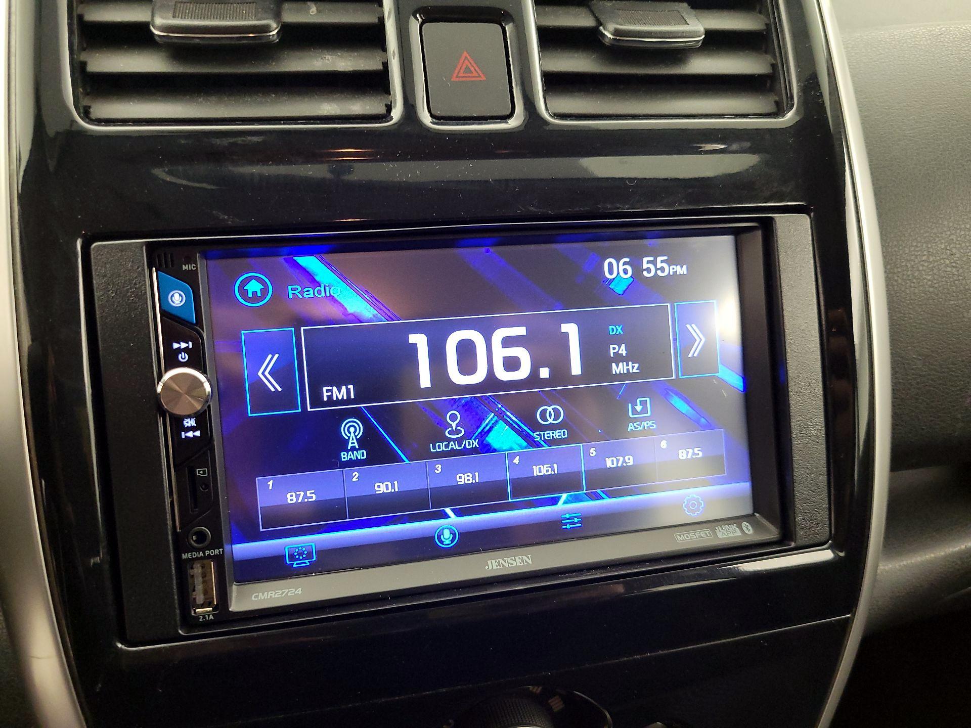 Thumbnail: 2015 Nissan Versa Note - 13