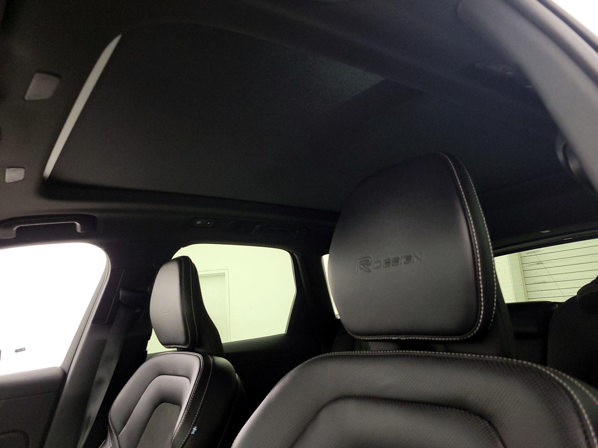 Thumbnail: 2019 Volvo XC60 - 20