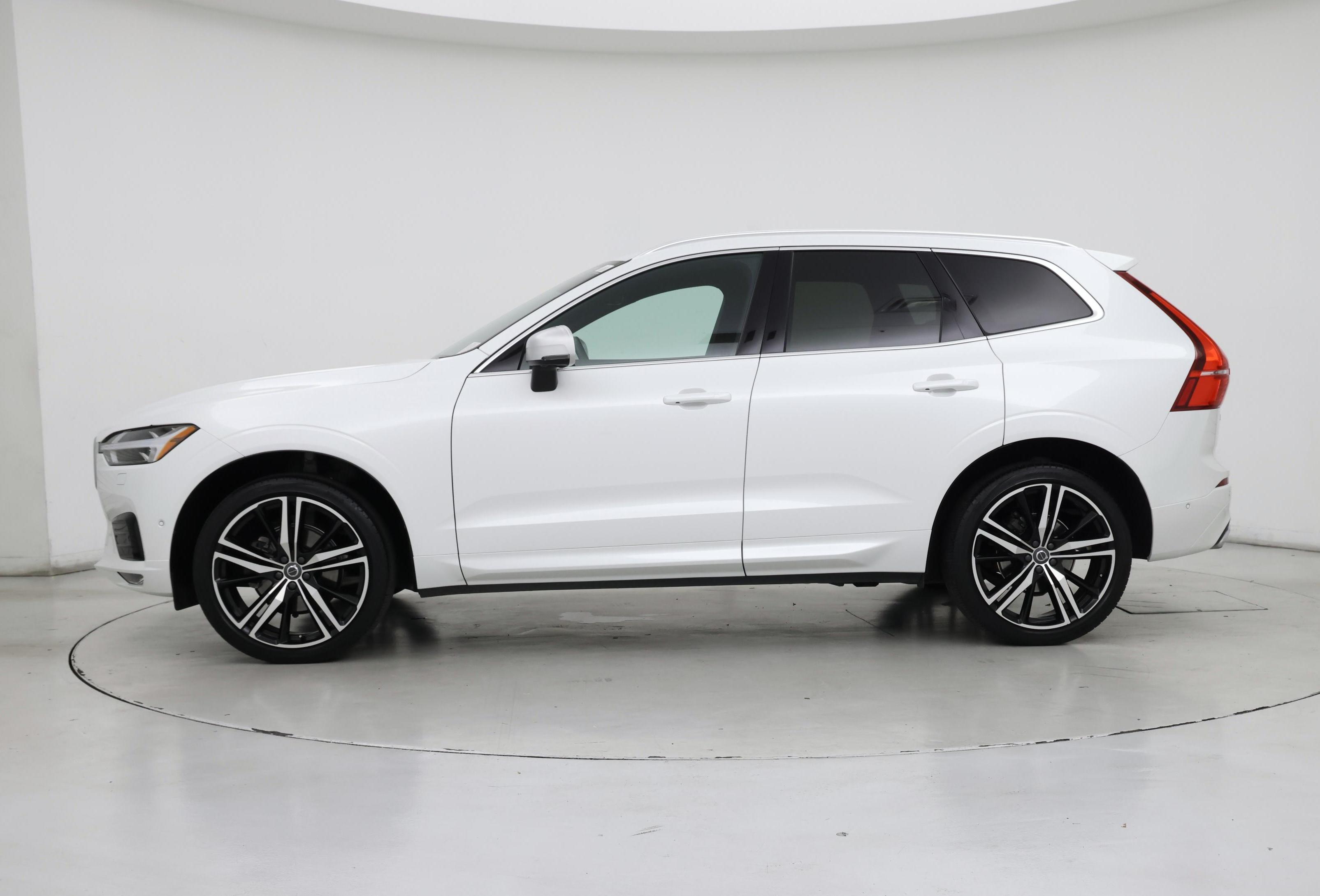 Thumbnail: 2019 Volvo XC60 - 3