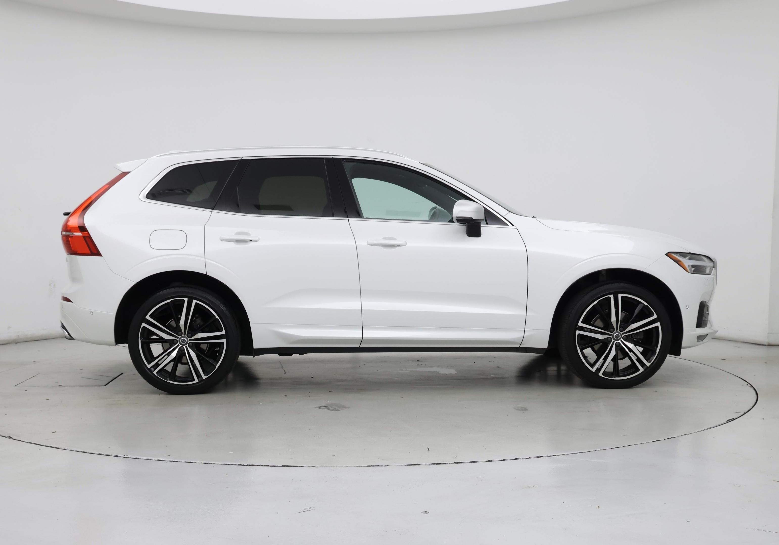 Thumbnail: 2019 Volvo XC60 - 7