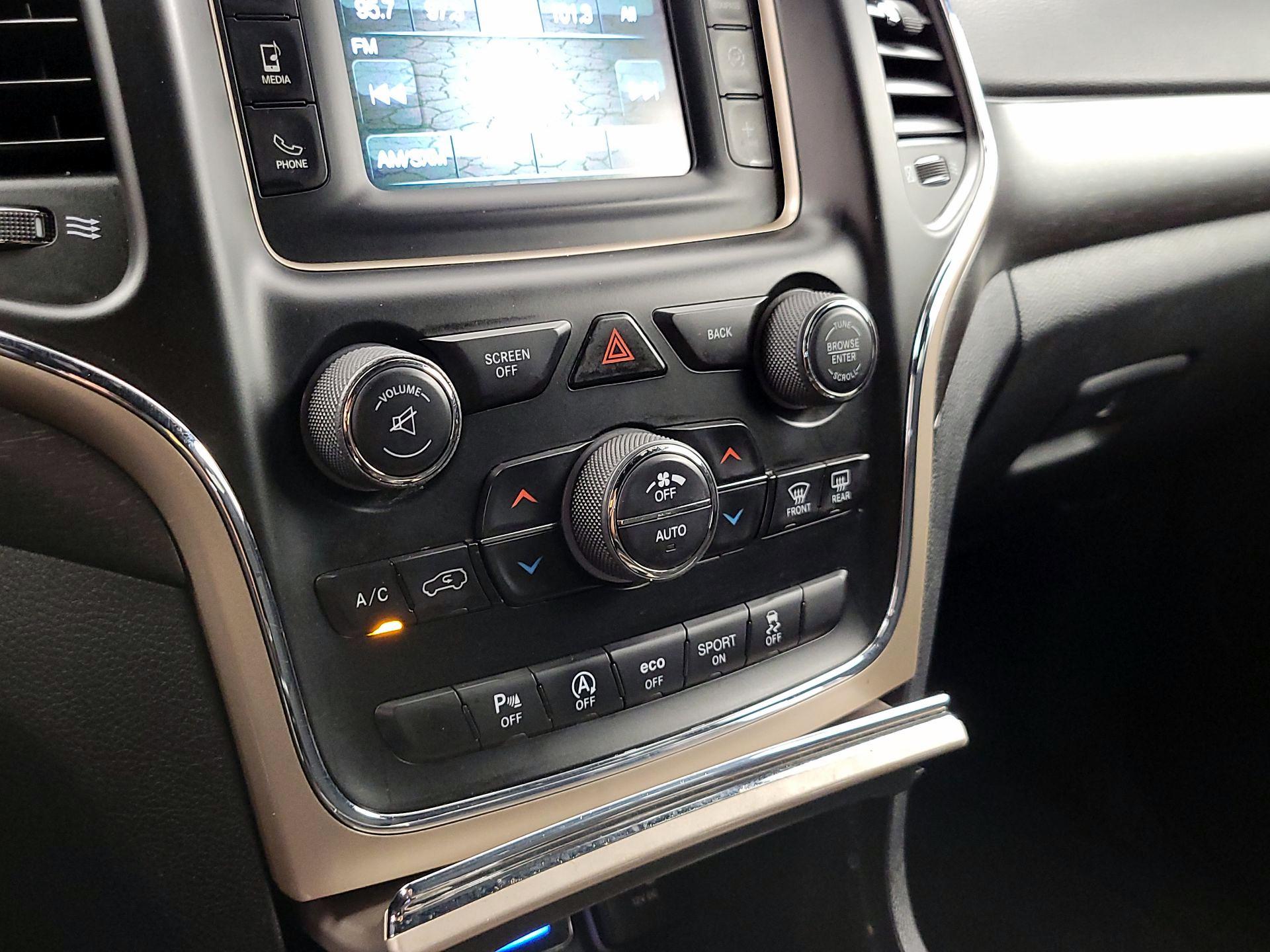 Thumbnail: 2017 Jeep Grand Cherokee - 16