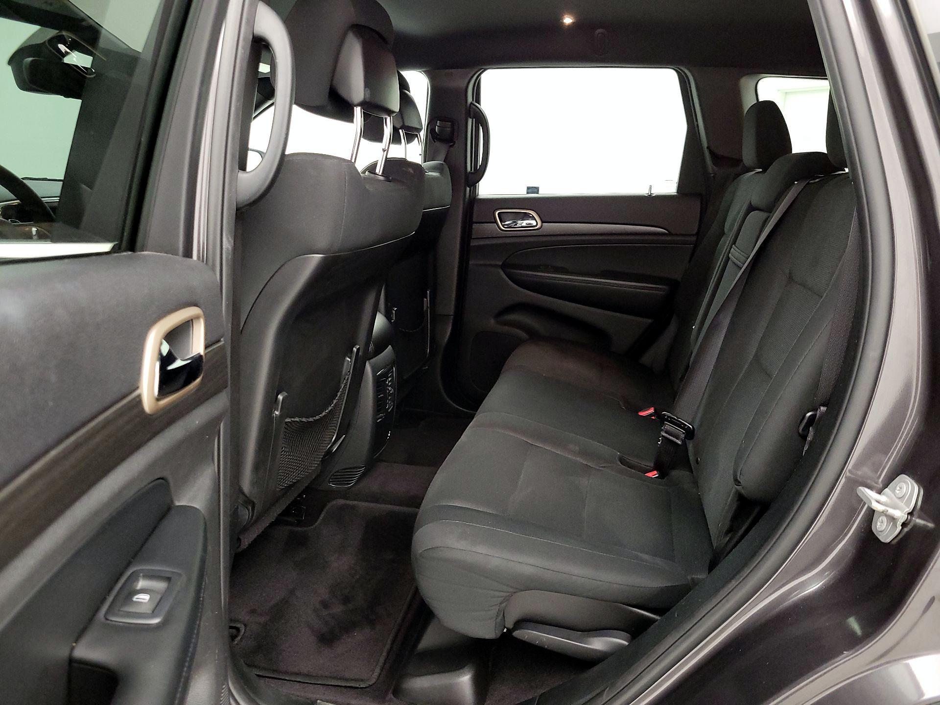 Thumbnail: 2017 Jeep Grand Cherokee - 19