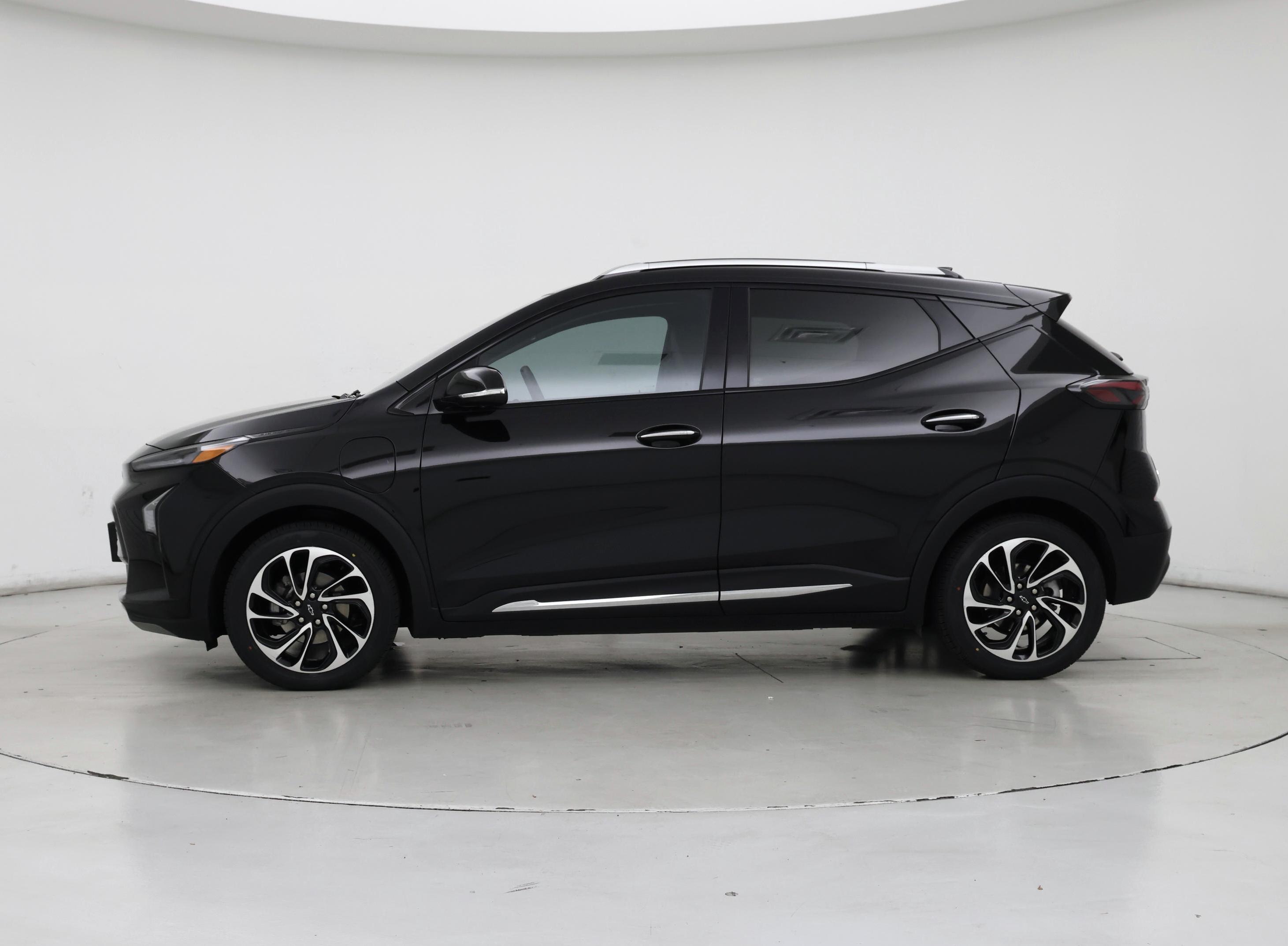 Thumbnail: 2023 Chevrolet Bolt EUV - 3