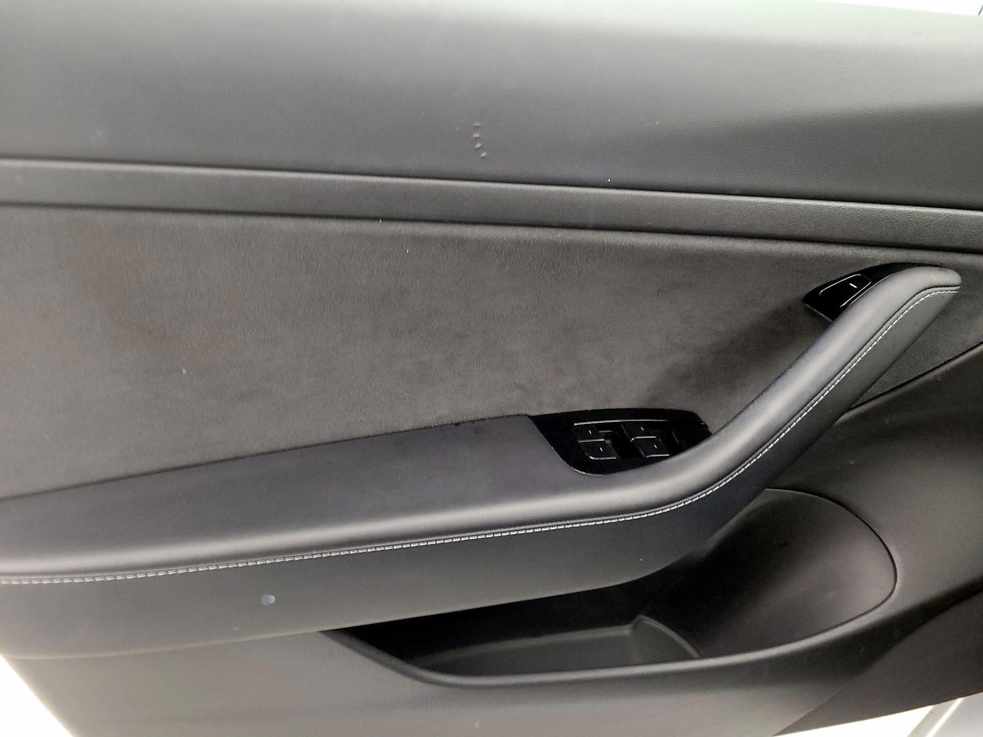 Thumbnail: 2020 Tesla Model 3 - 12