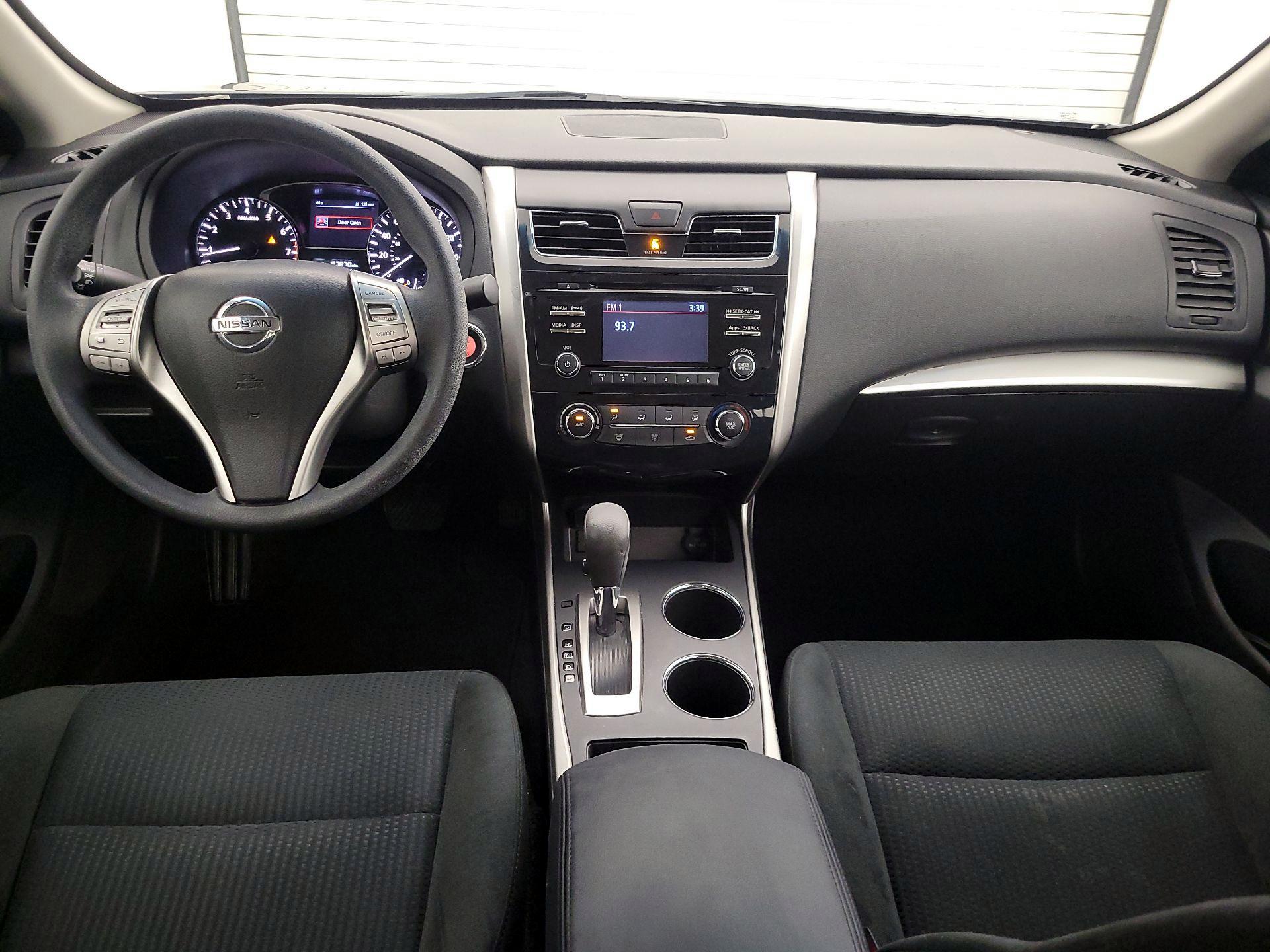 Thumbnail: 2015 Nissan Altima - 9