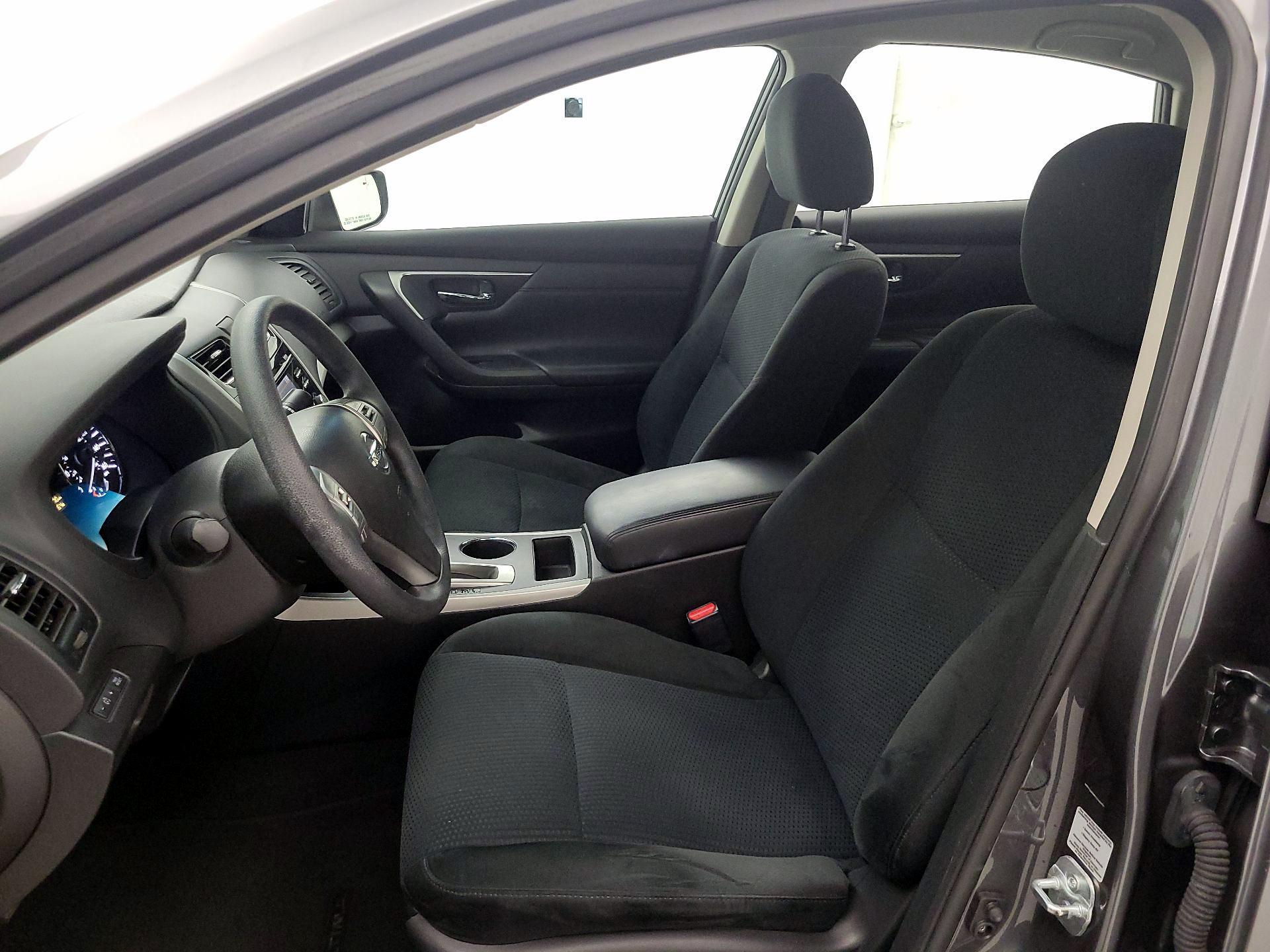 Thumbnail: 2015 Nissan Altima - 11