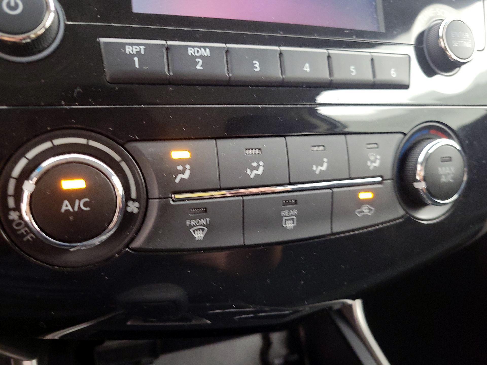 Thumbnail: 2015 Nissan Altima - 16