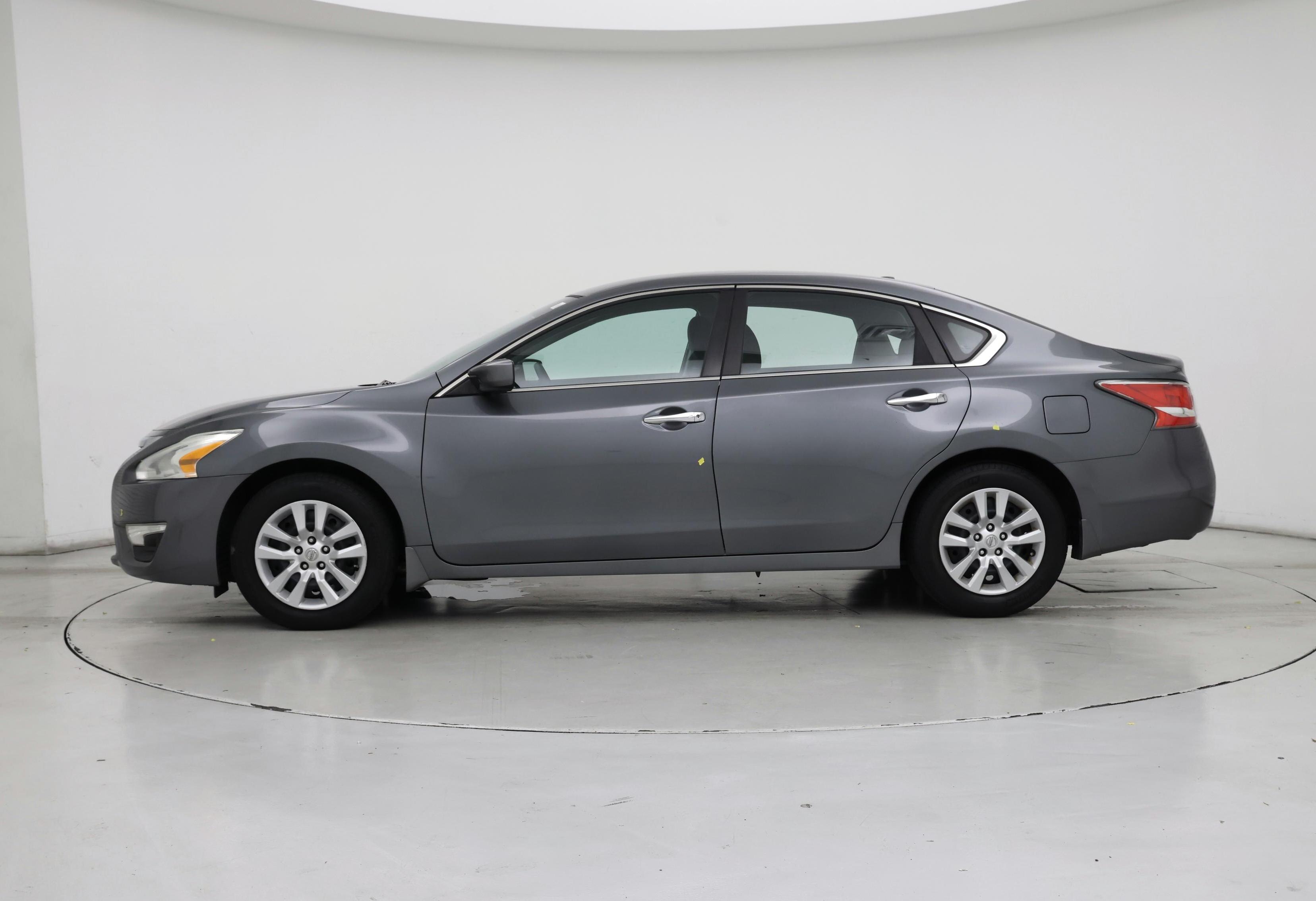 Thumbnail: 2015 Nissan Altima - 3