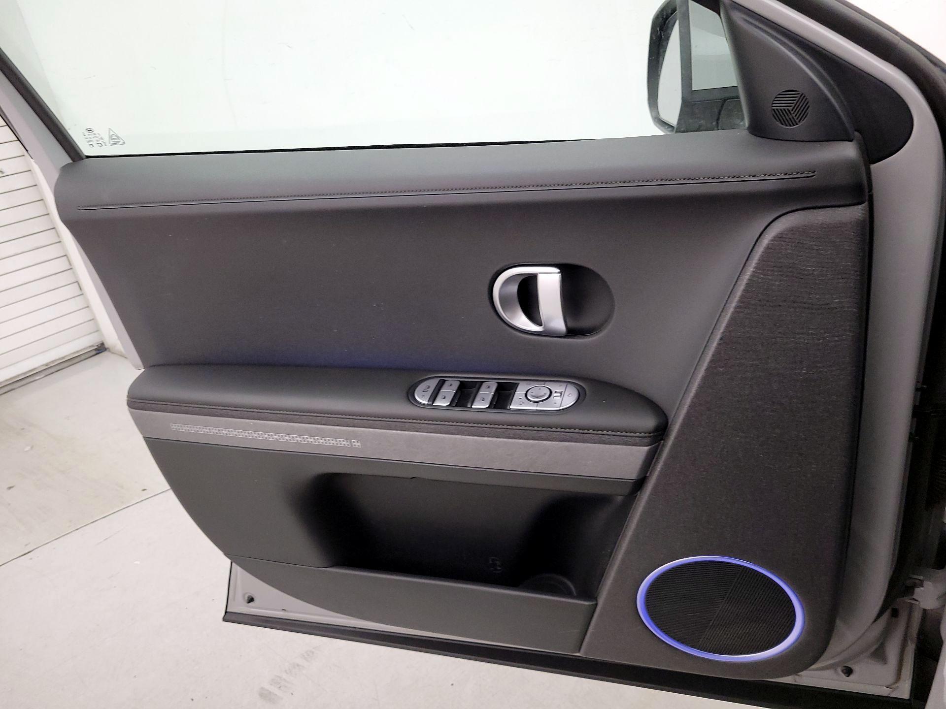 Thumbnail: 2022 Hyundai Ioniq 5 - 12