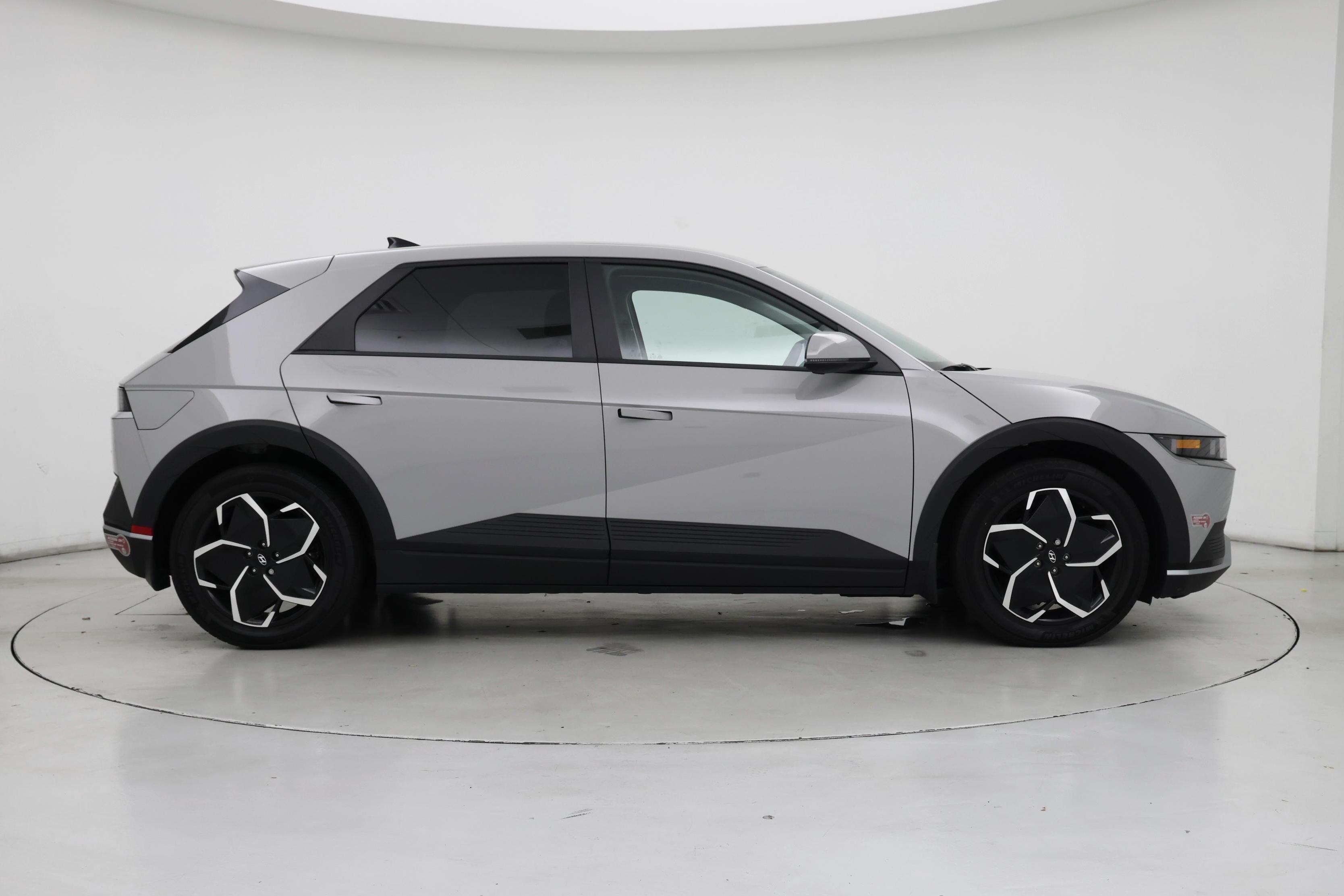 Thumbnail: 2022 Hyundai Ioniq 5 - 7