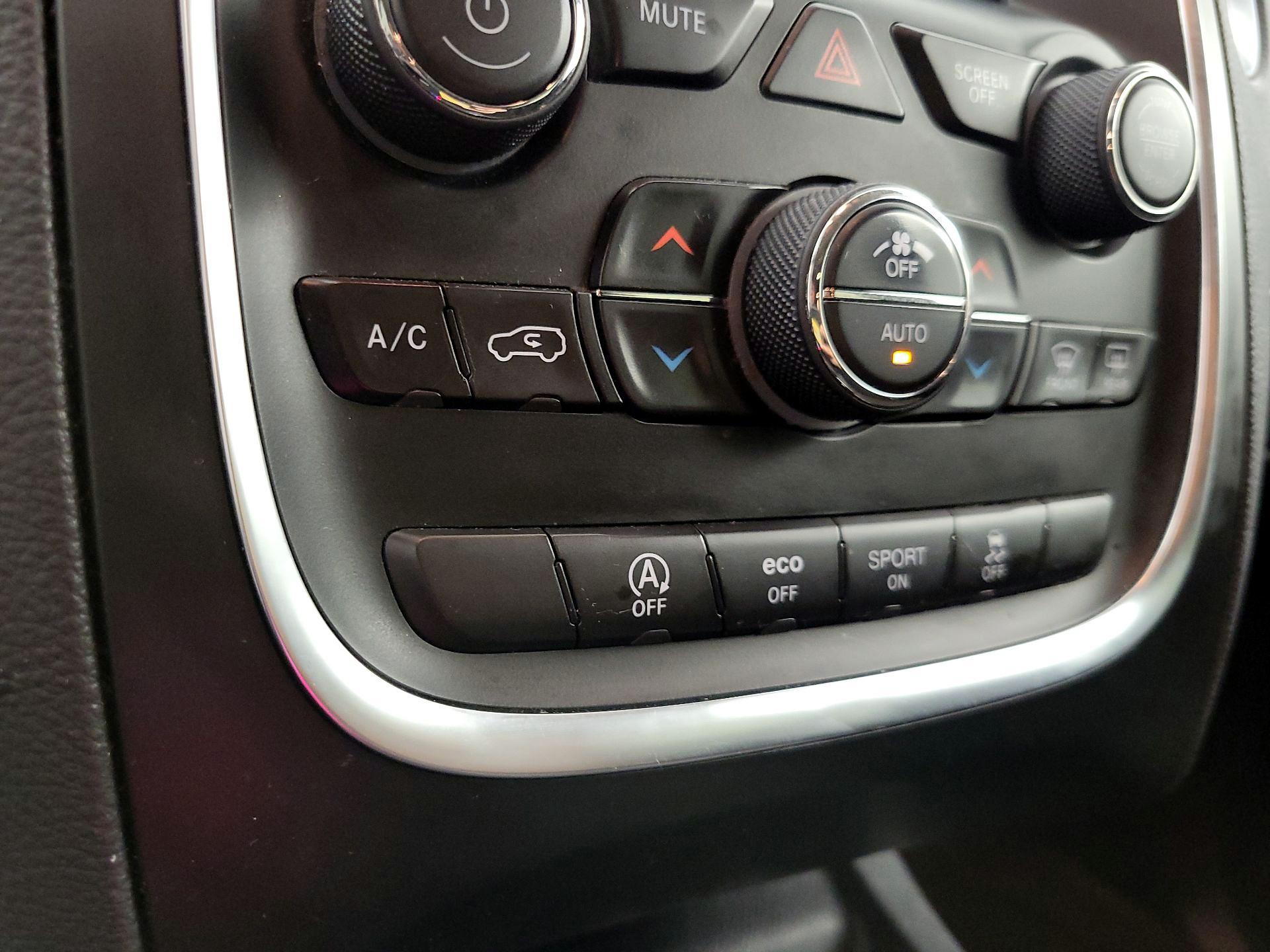 Thumbnail: 2019 Dodge Durango - 16