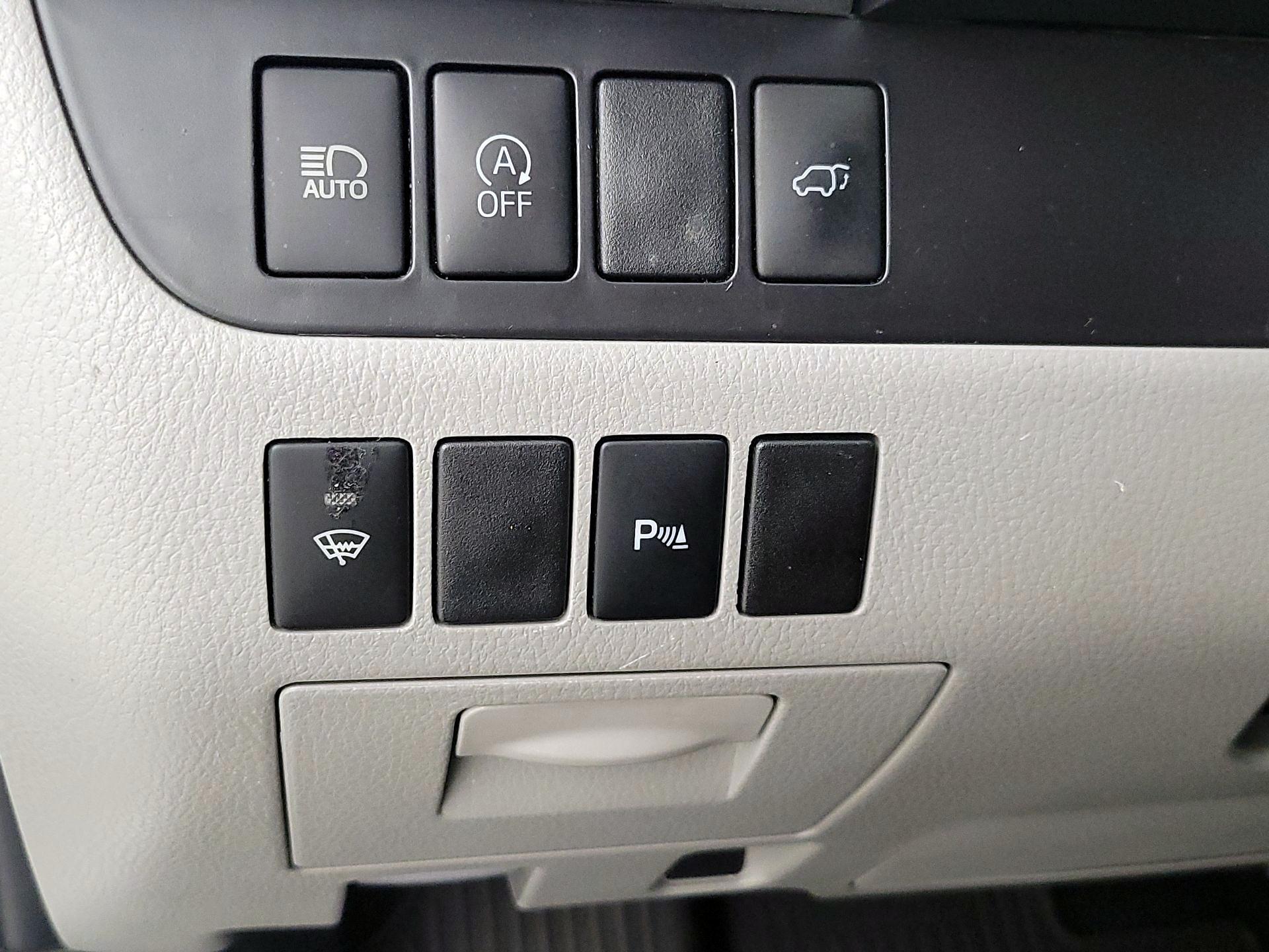 Thumbnail: 2019 Toyota Highlander - 13