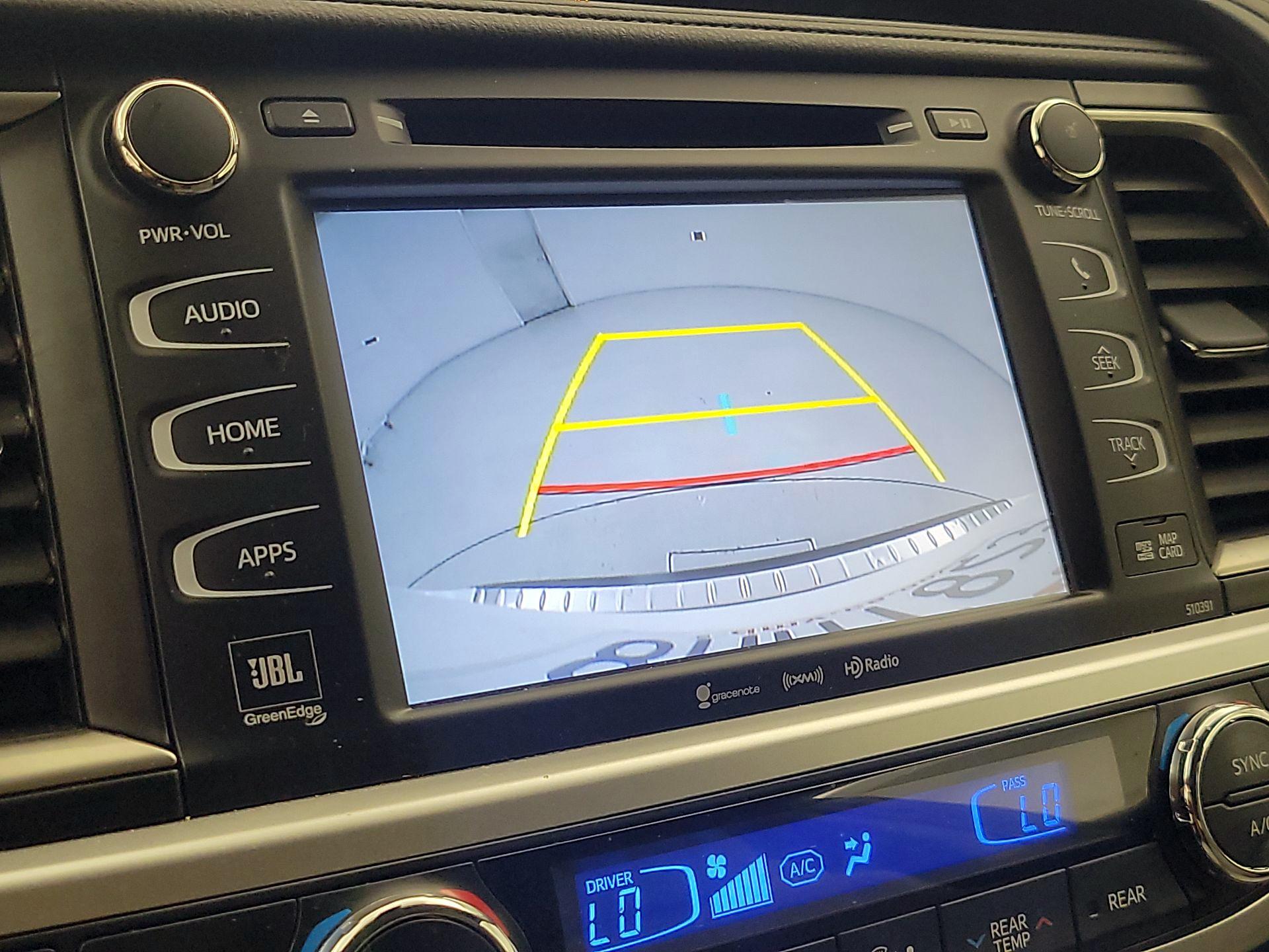 Thumbnail: 2019 Toyota Highlander - 14