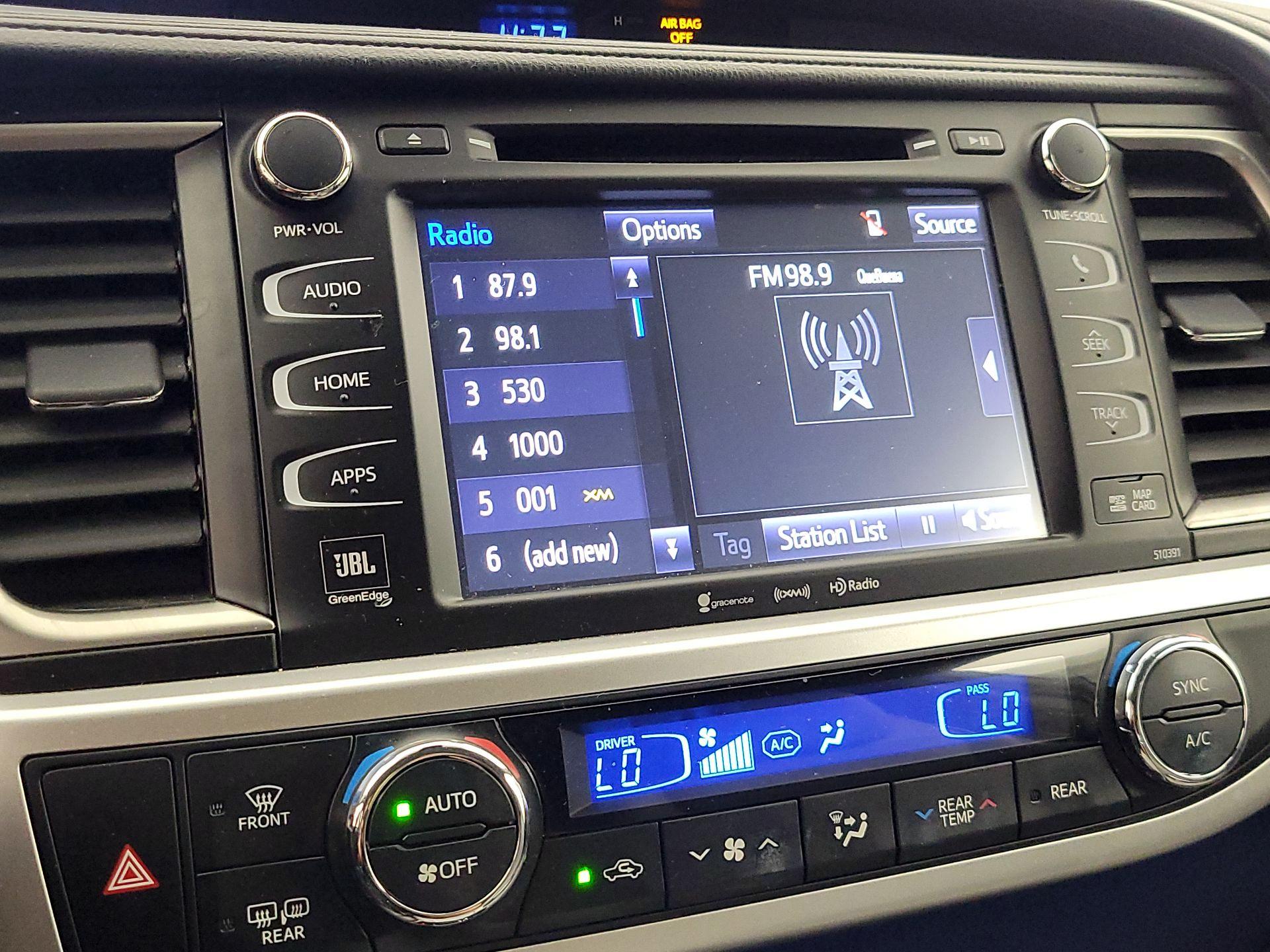 Thumbnail: 2019 Toyota Highlander - 15