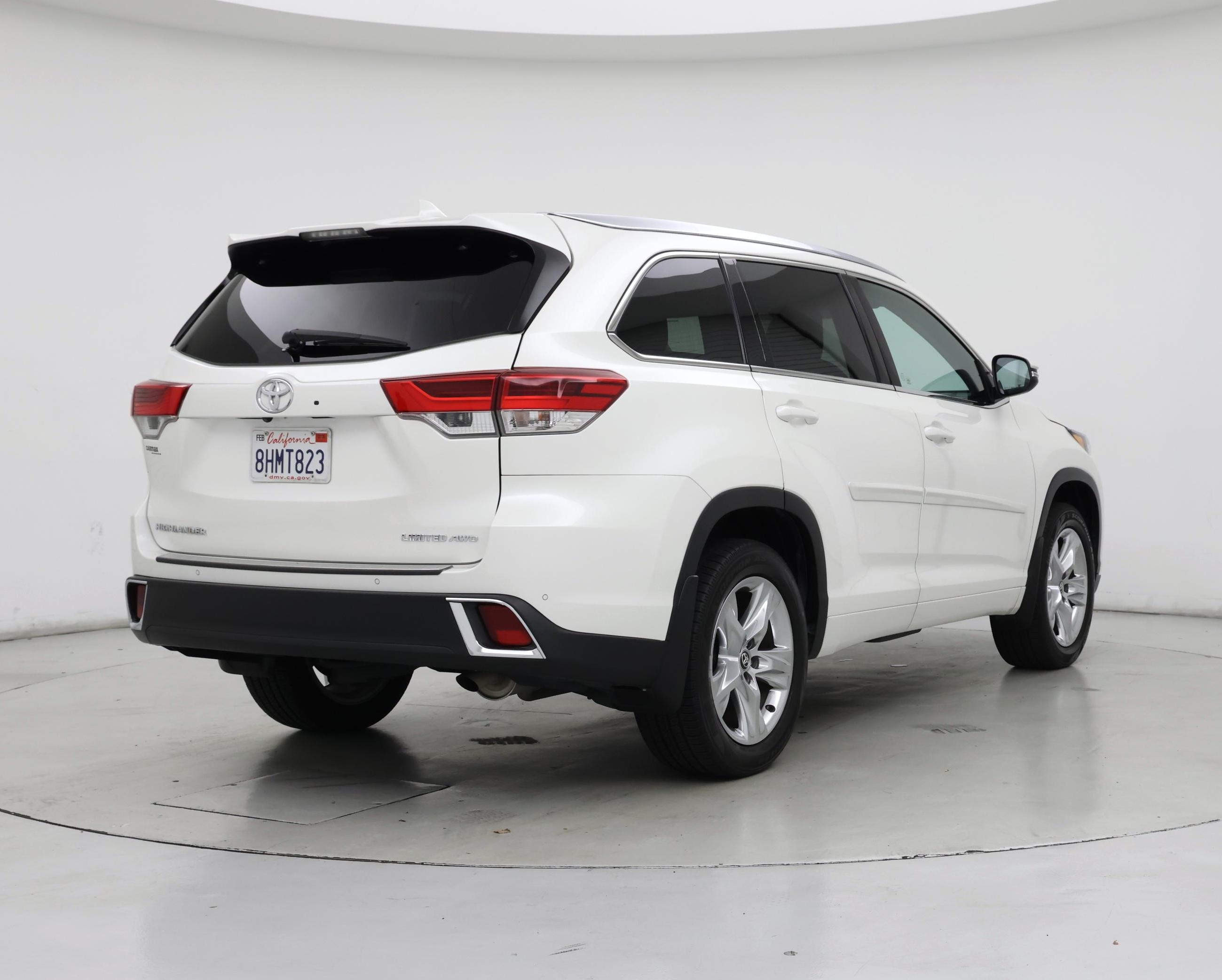 Thumbnail: 2019 Toyota Highlander - 8