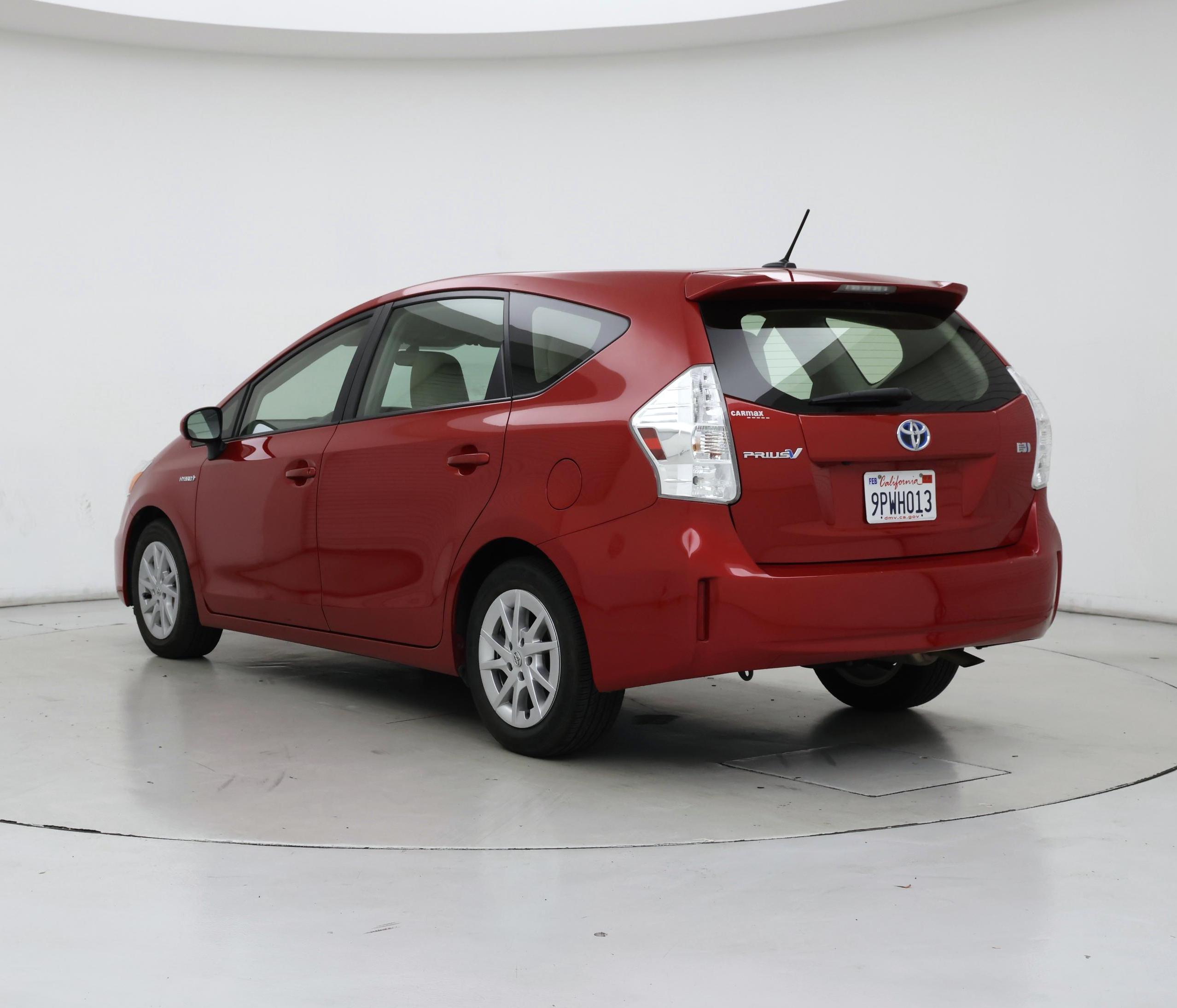 Thumbnail: 2014 Toyota Prius v - 2