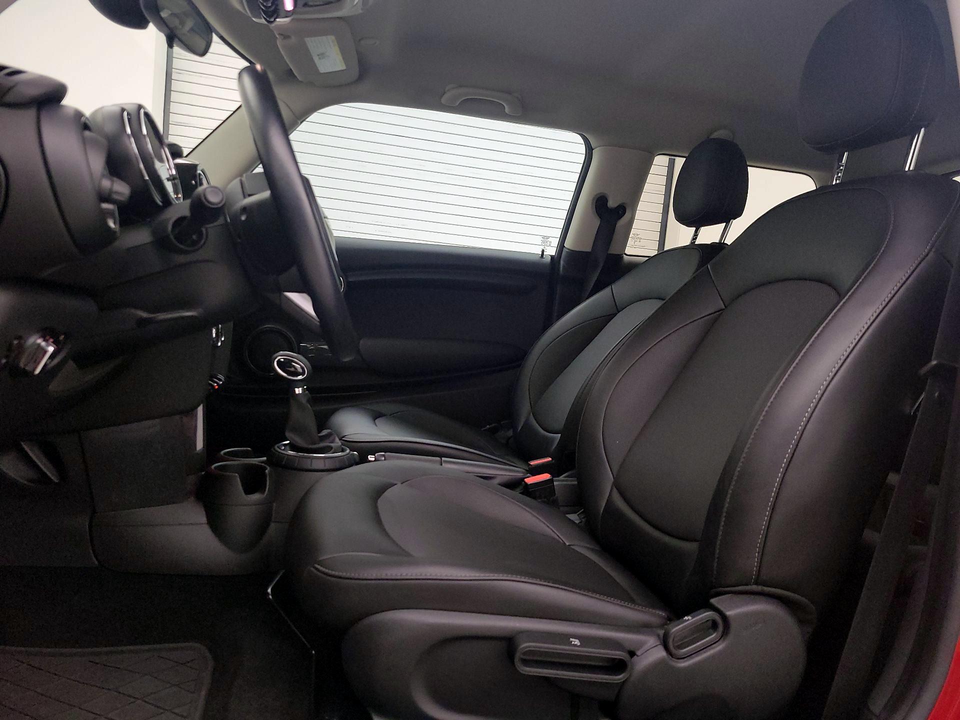 Thumbnail: 2015 MINI Cooper Hardtop - 11
