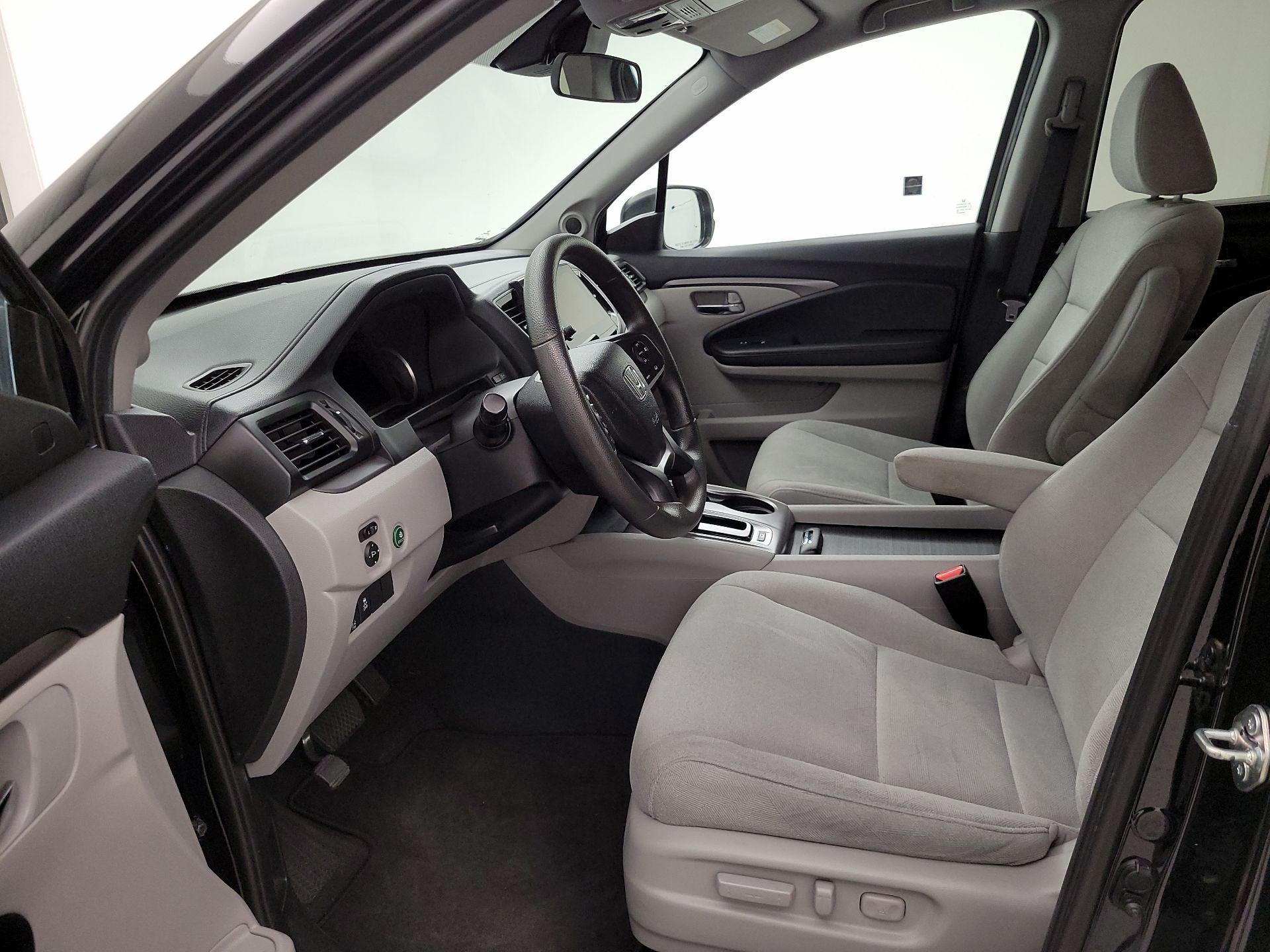 Thumbnail: 2019 Honda Pilot - 11