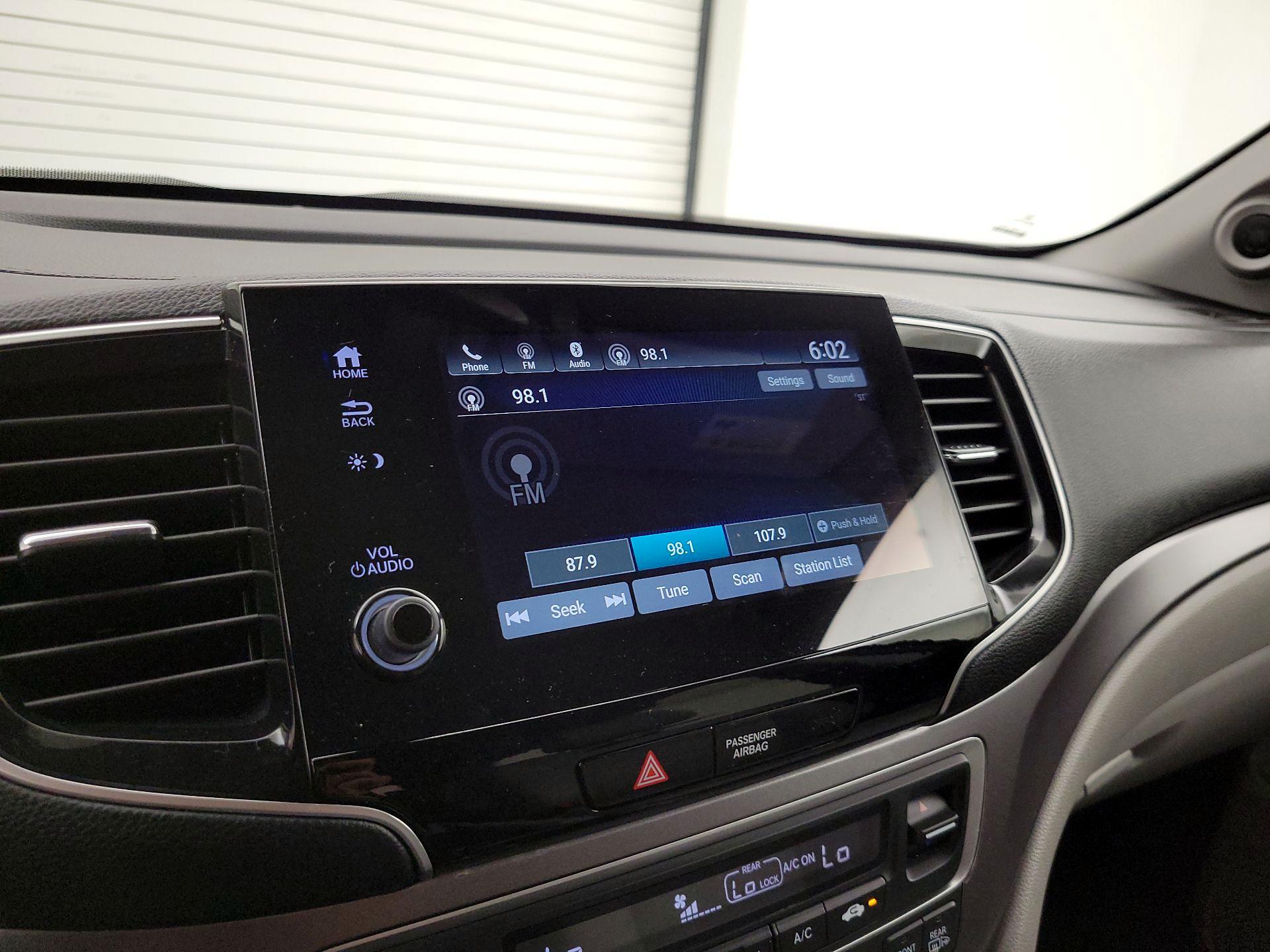 Thumbnail: 2019 Honda Pilot - 15