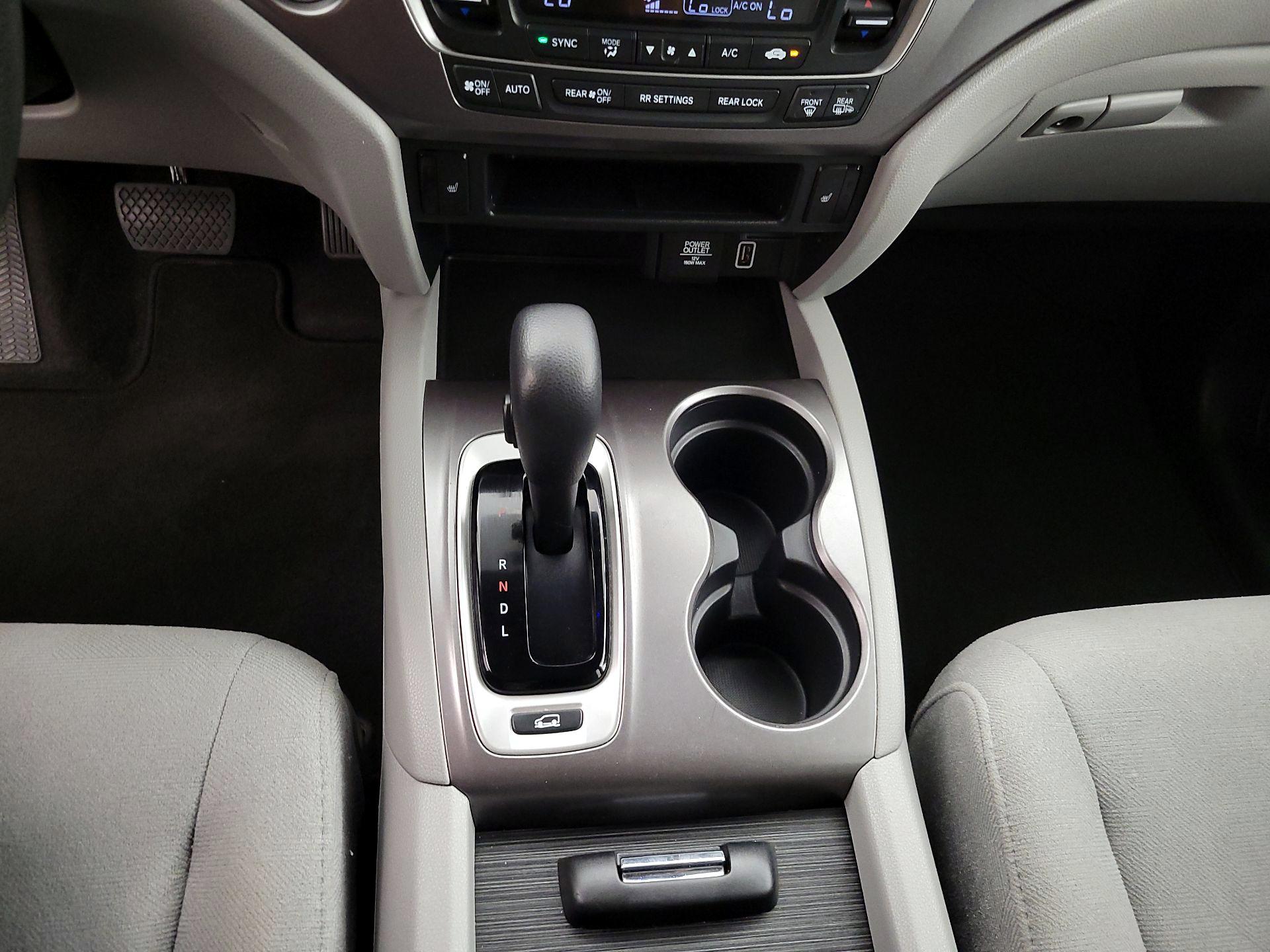 Thumbnail: 2019 Honda Pilot - 17