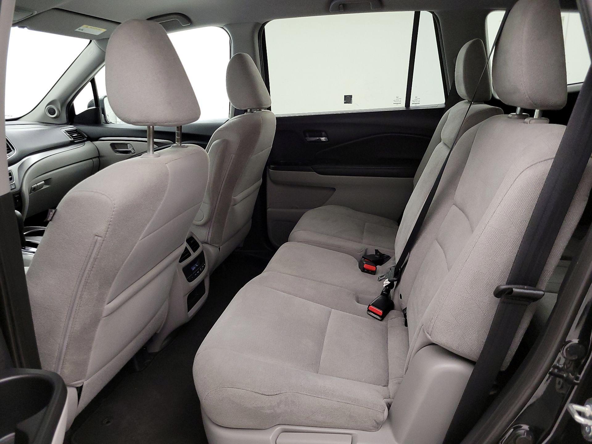 Thumbnail: 2019 Honda Pilot - 19